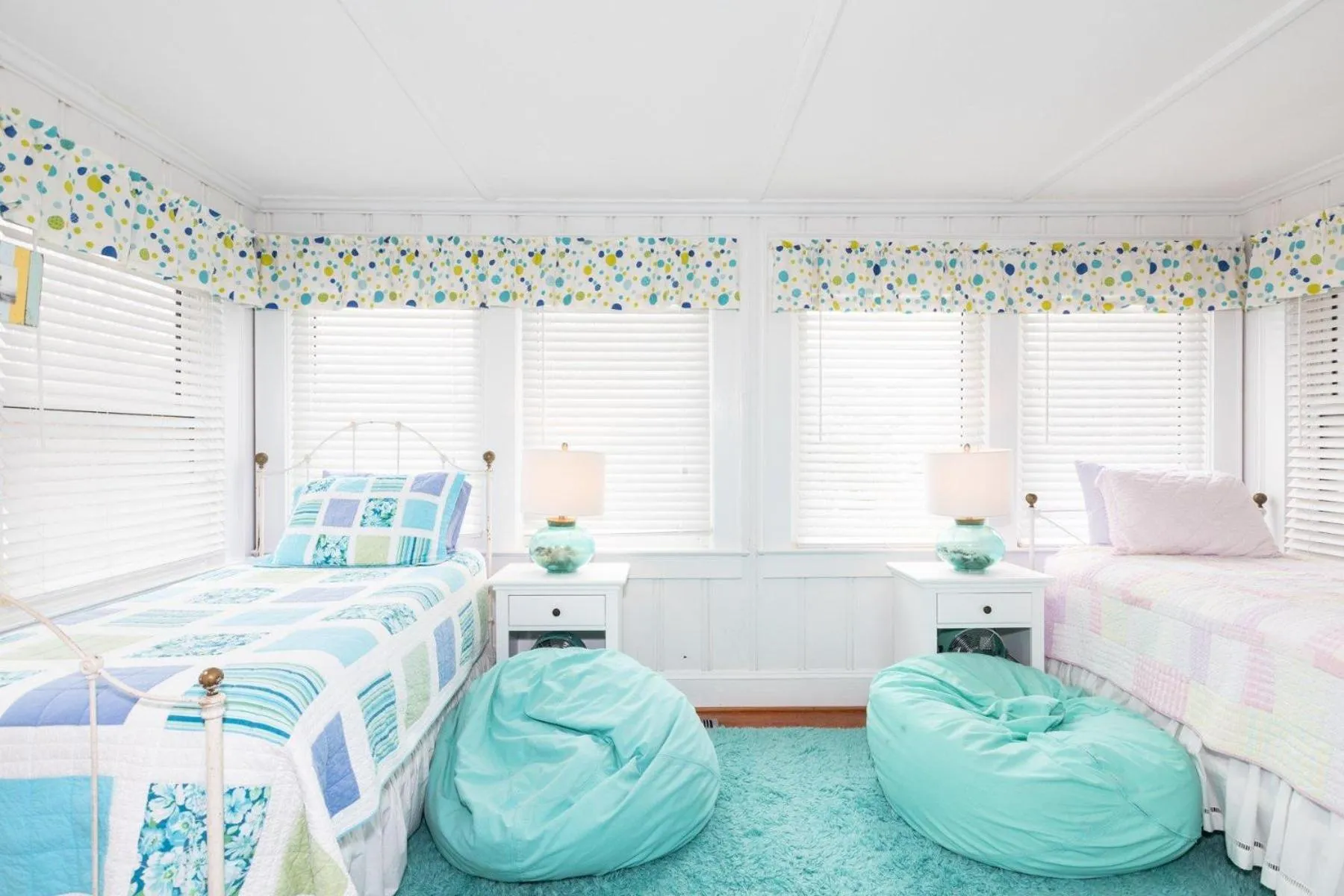 Bed in The Seashore Getaway House