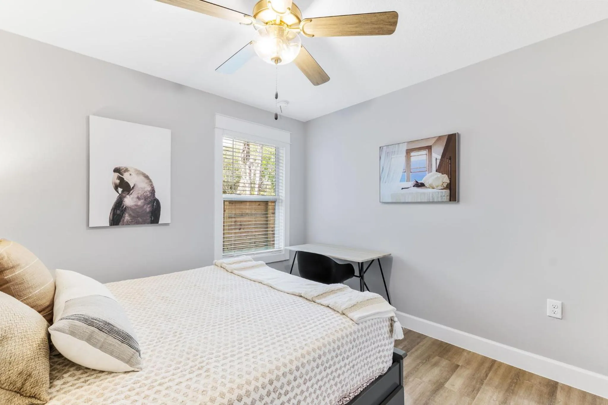 Bed in Brand New Bungalow with King Bed Suites in St Aug