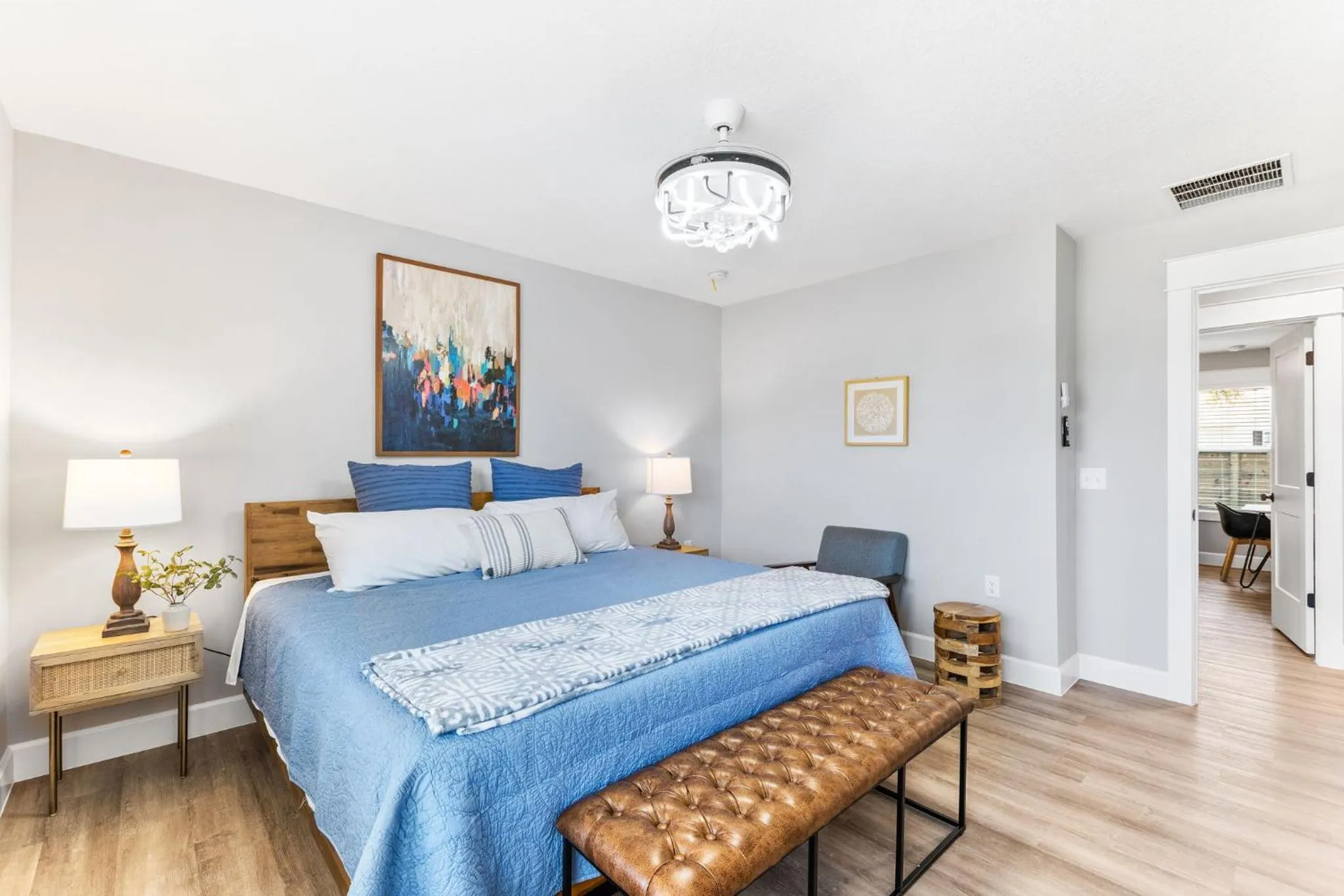 Bed in Brand New Bungalow with King Bed Suites in St Aug