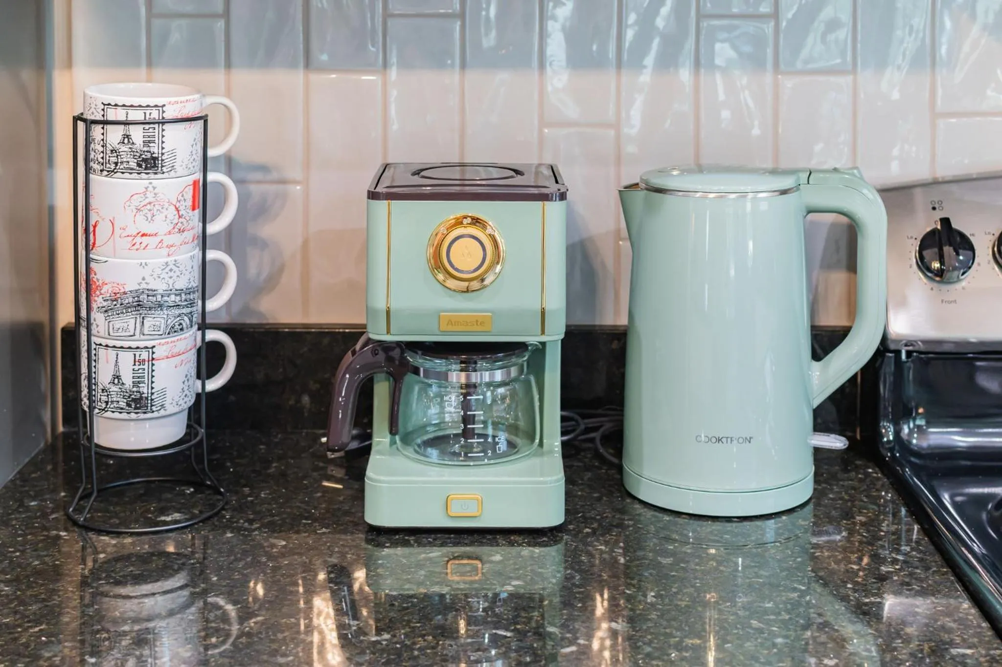 Brand New Bungalow with King Bed Suites in St Aug