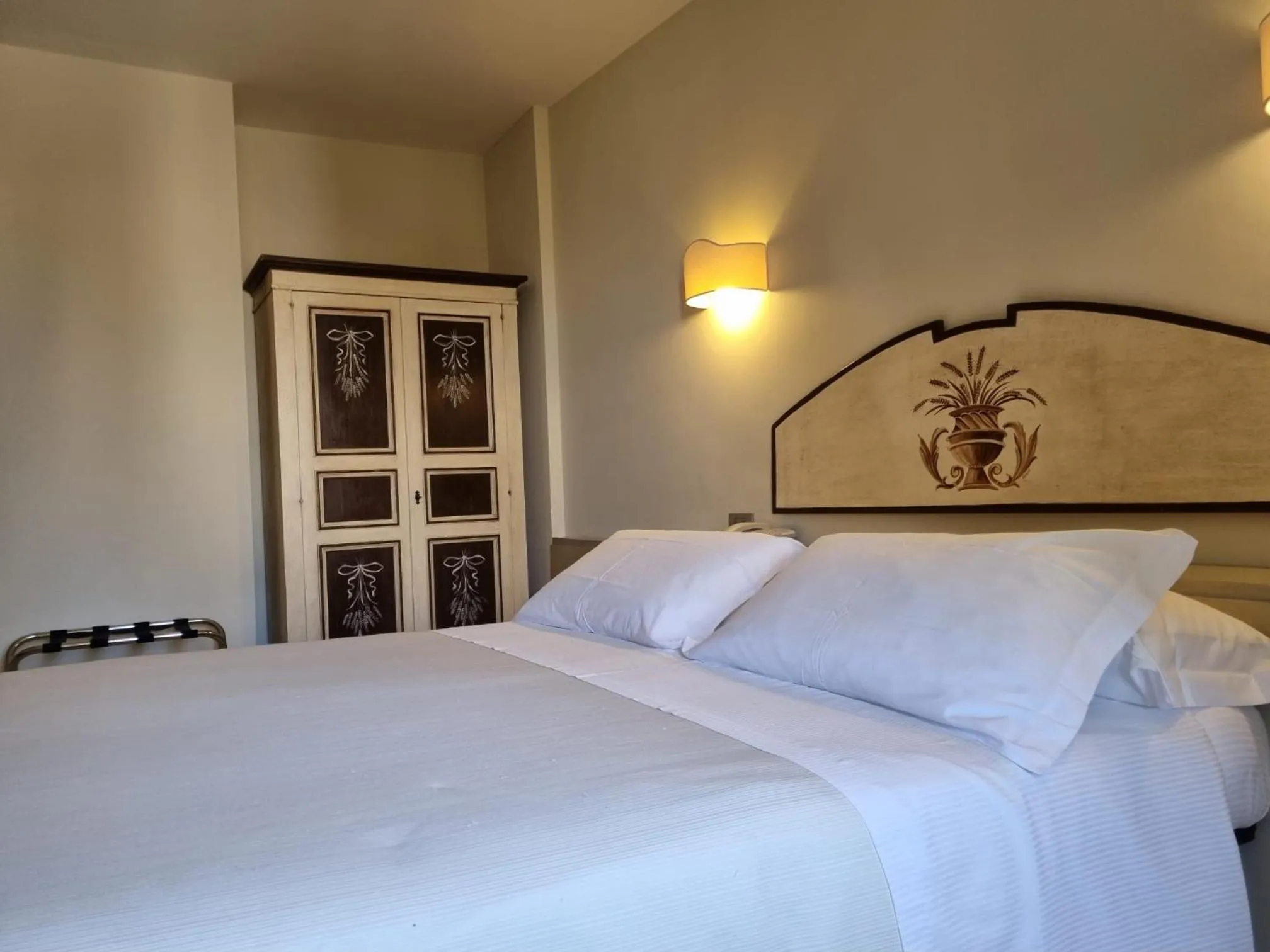 Bedroom, Bed in Hotel Virgilio