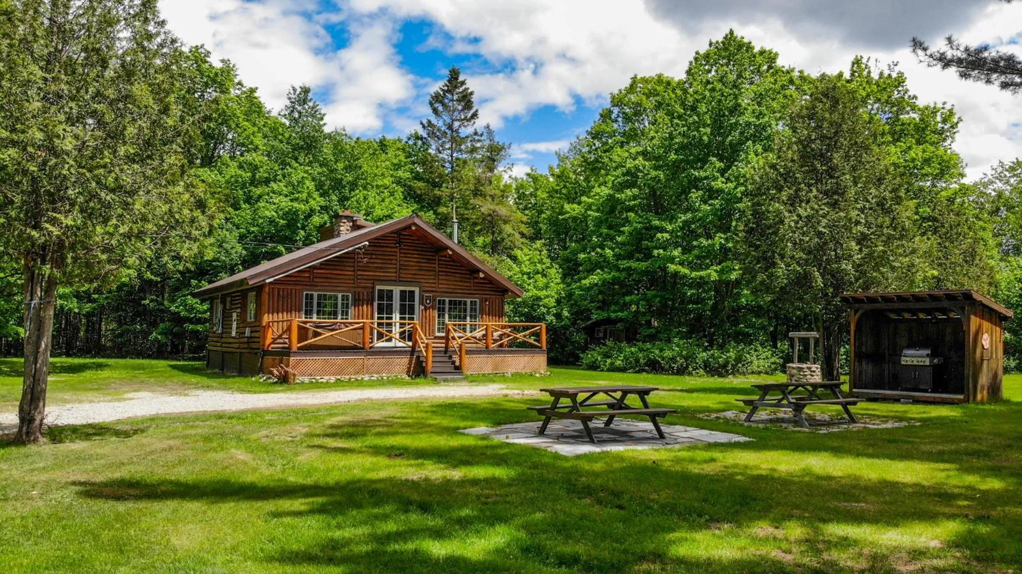 Property building in Riverside Cabin, Fishing, and Relaxation