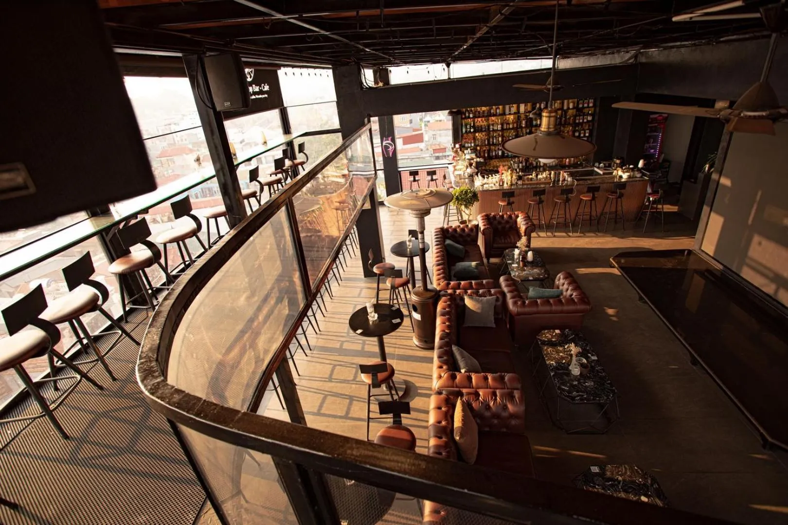 Restaurant/places to eat in La Maison Boutique Hotel