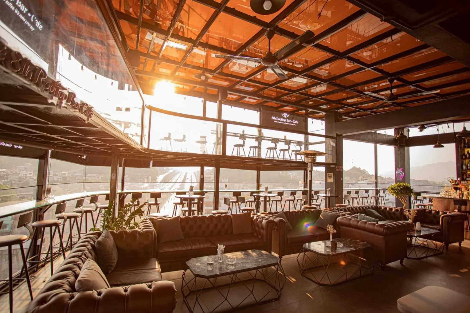 Restaurant/places to eat in La Maison Boutique Hotel