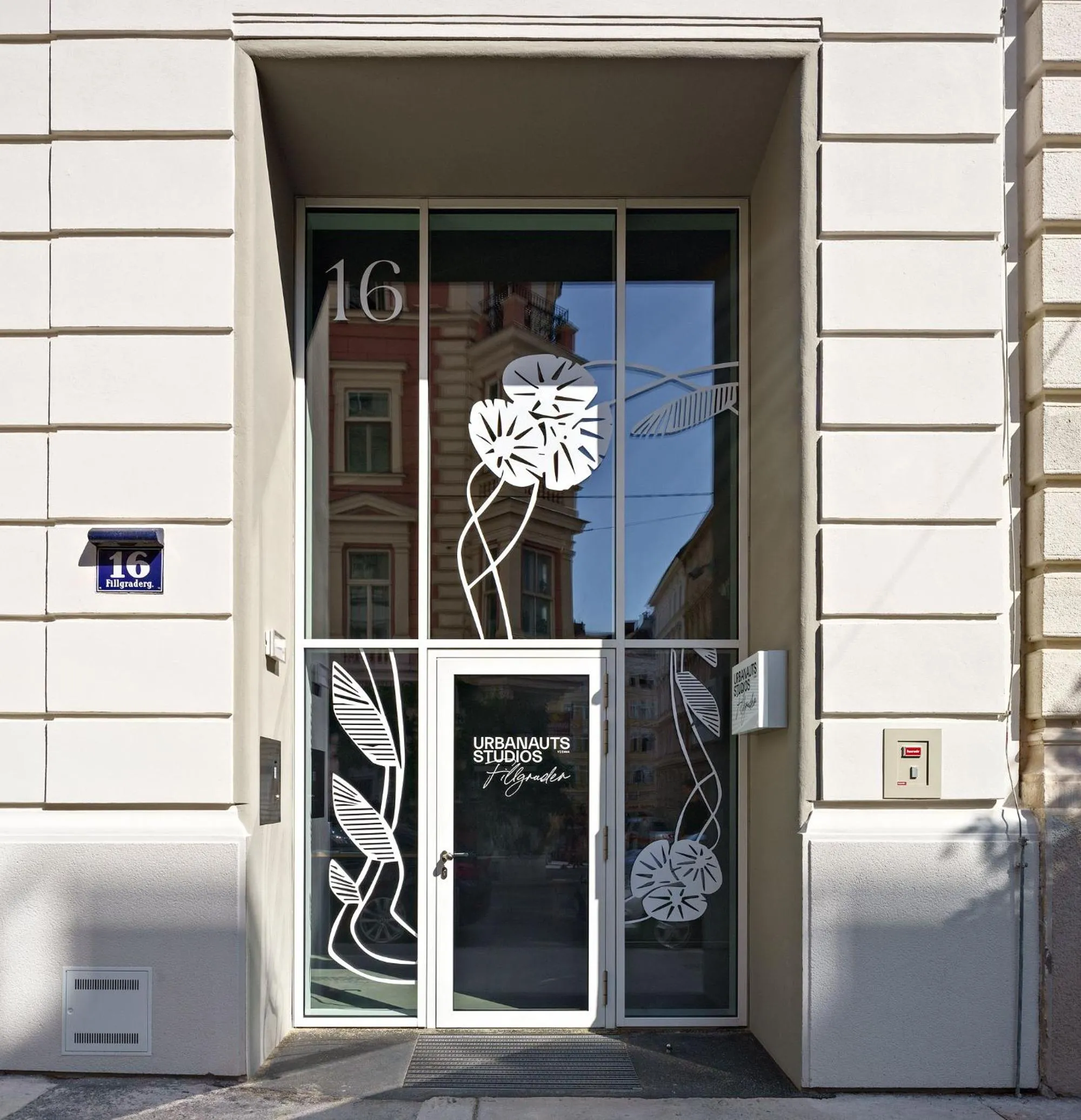 Facade/entrance in URBANAUTS STUDIOS Fillgrader