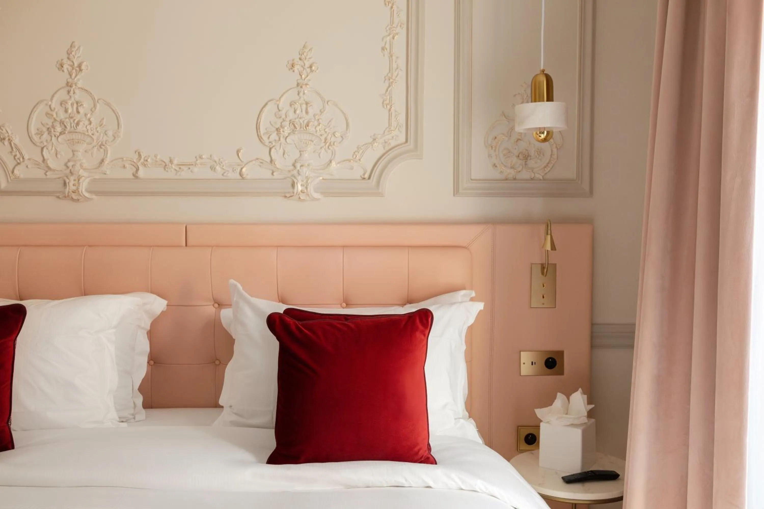 Bed in Mode Paris Aparthotel