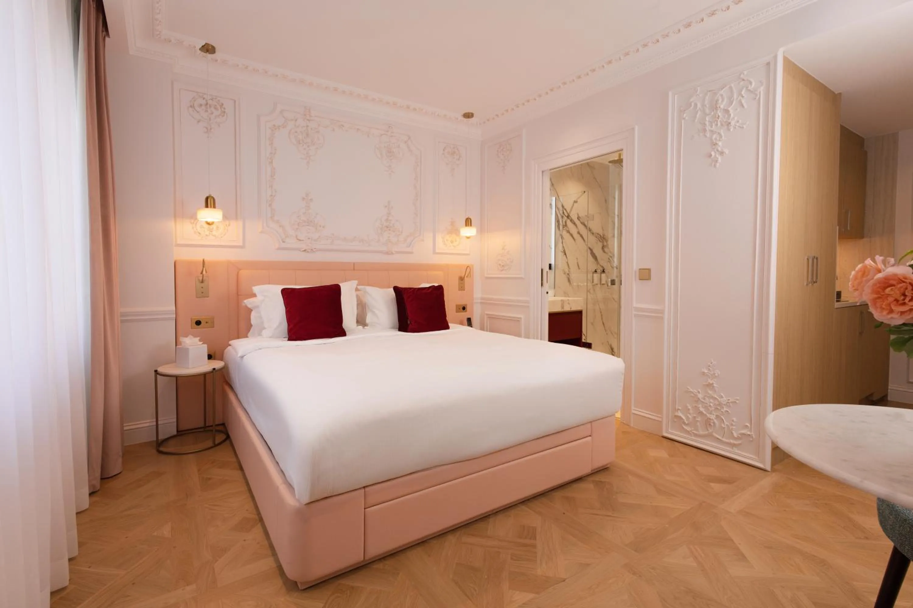 Bed in Mode Paris Aparthotel