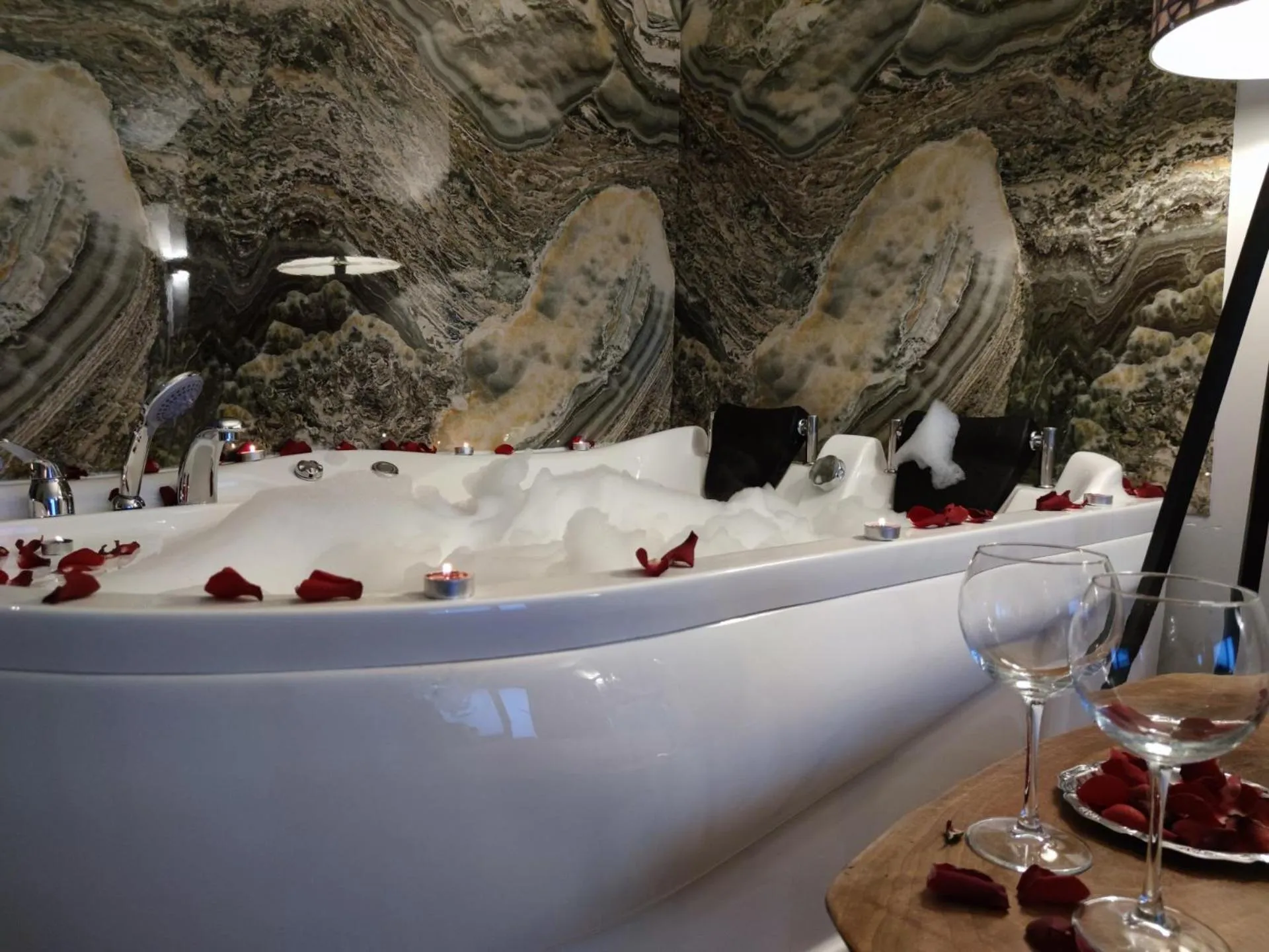 Hot Tub in Olen Uskudar Hotel