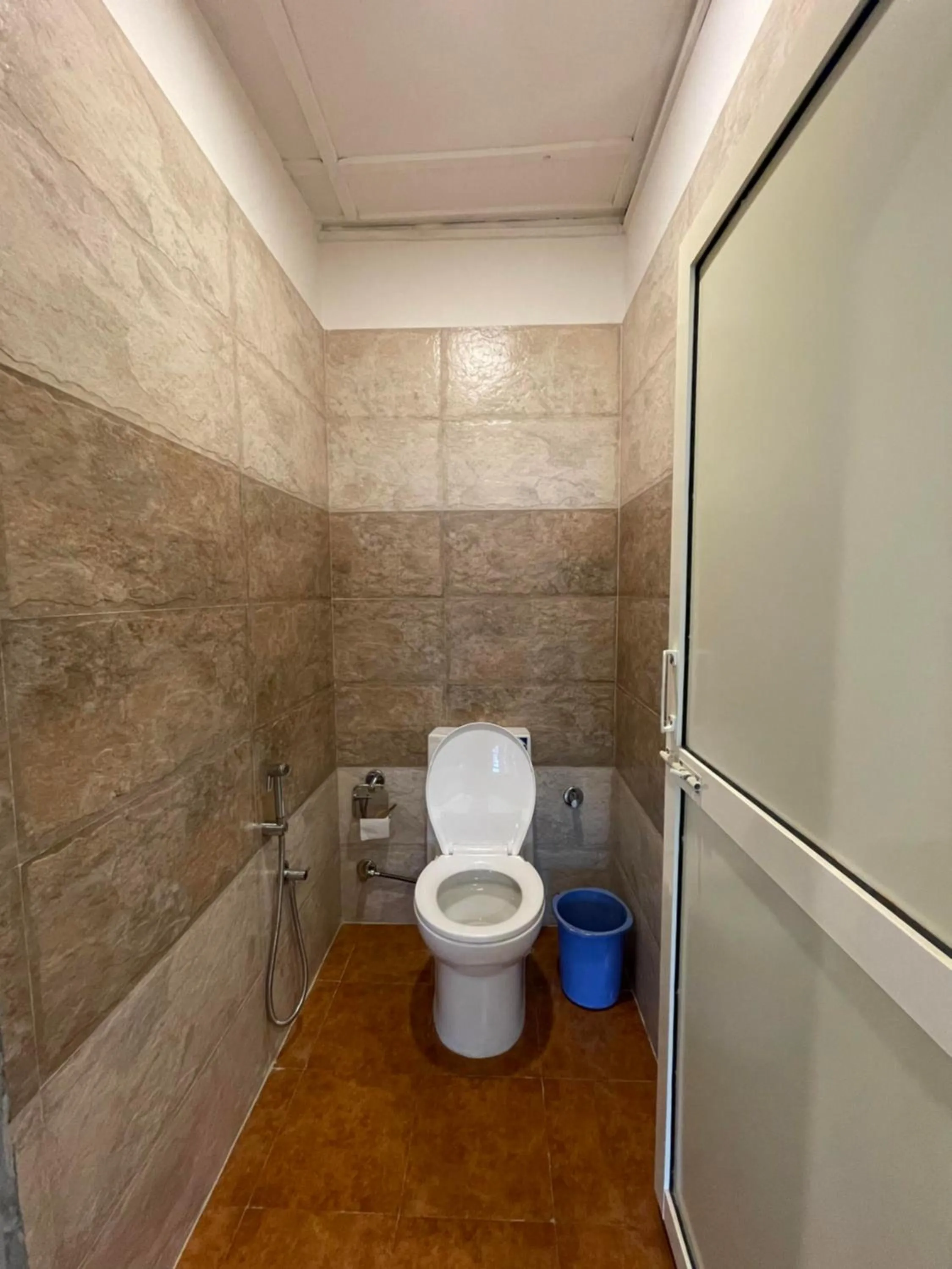 Toilet in Eevolve Dharamkot - An Eco Hostel