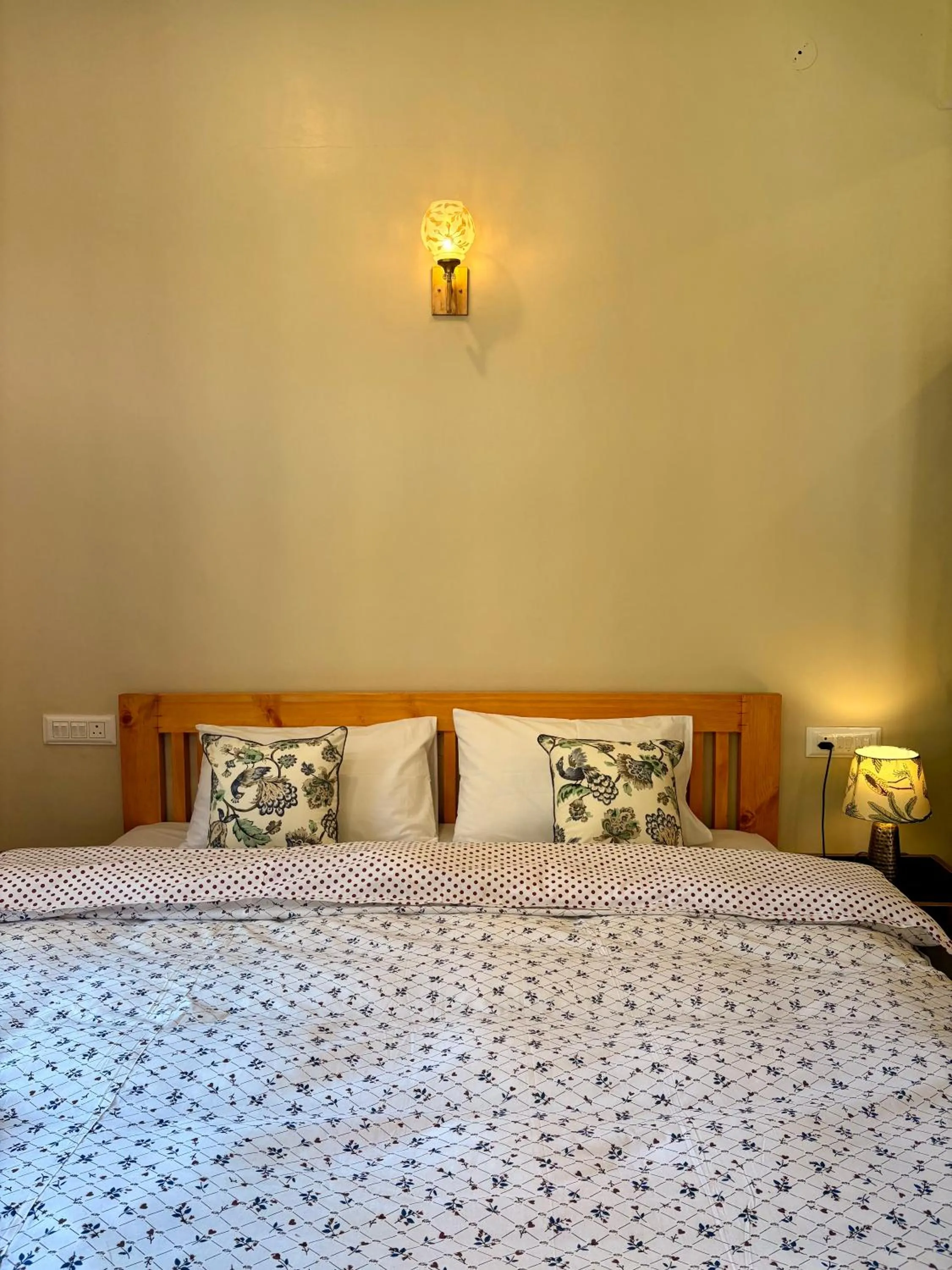 Bed in Eevolve Dharamkot - An Eco Hostel