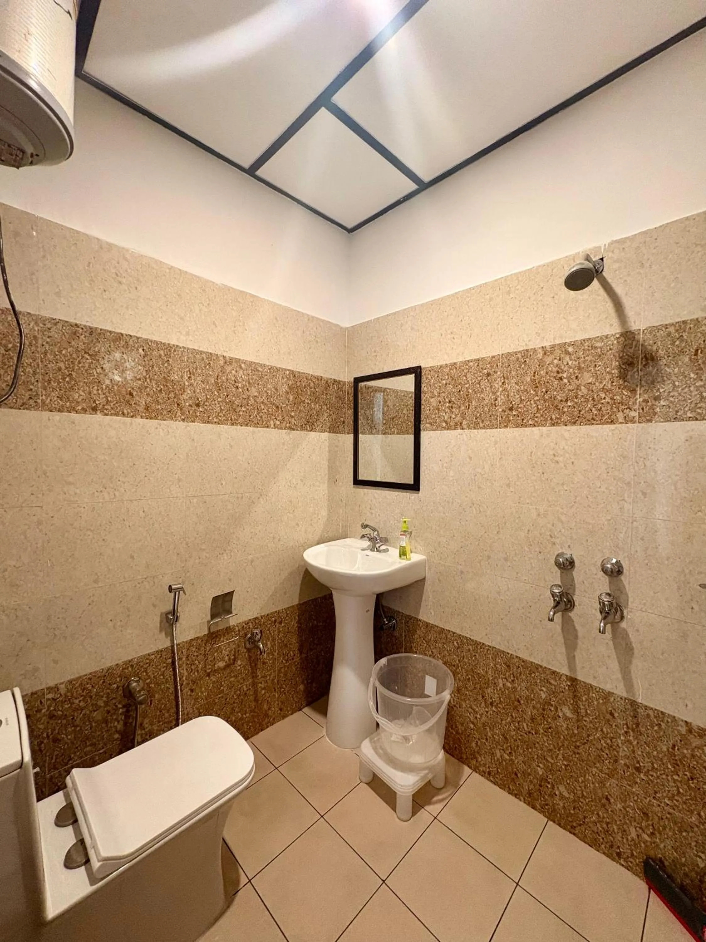 Shower in Eevolve Dharamkot - An Eco Hostel