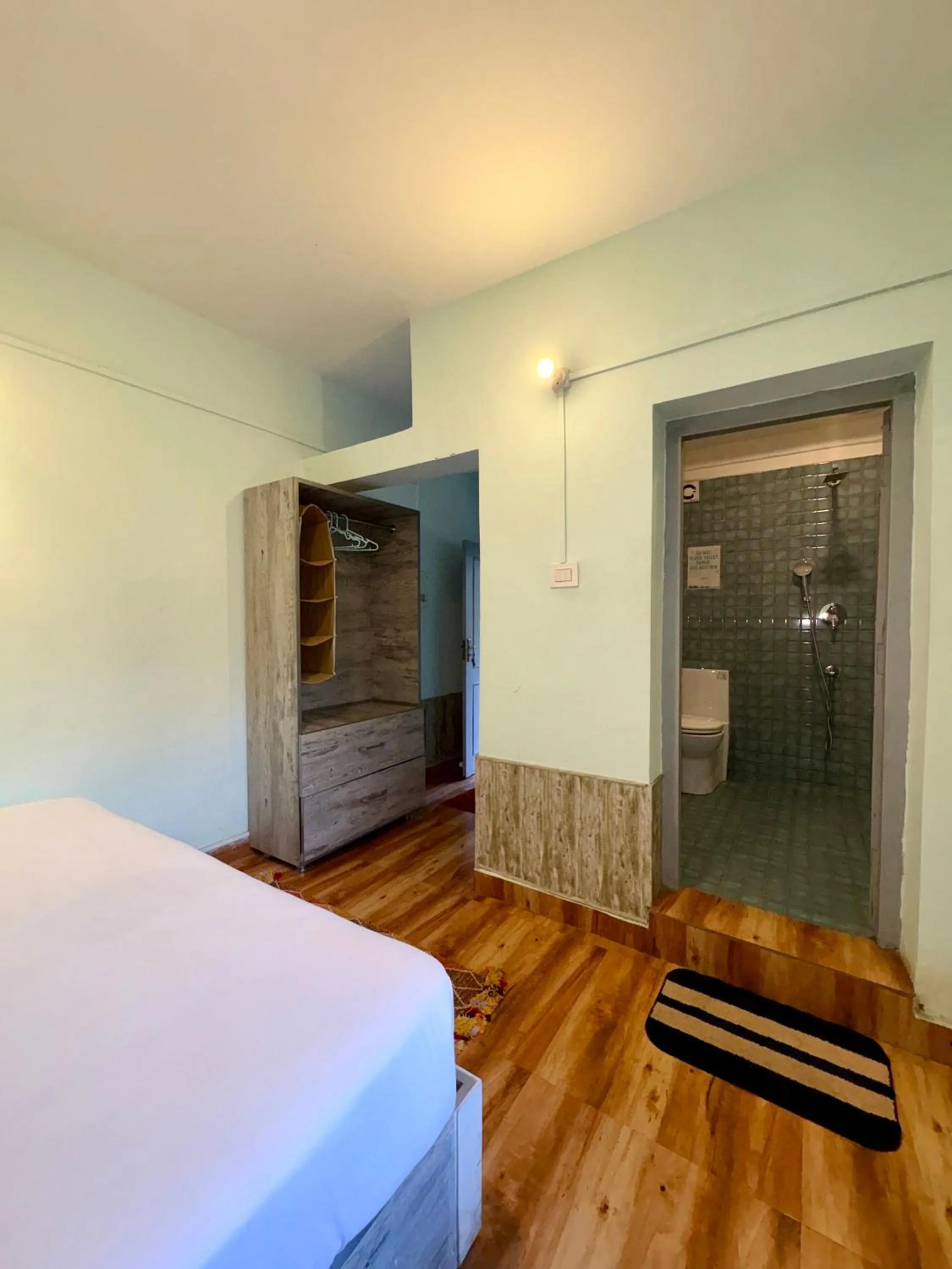 Bedroom, Bed in Eevolve Dharamkot - An Eco Hostel