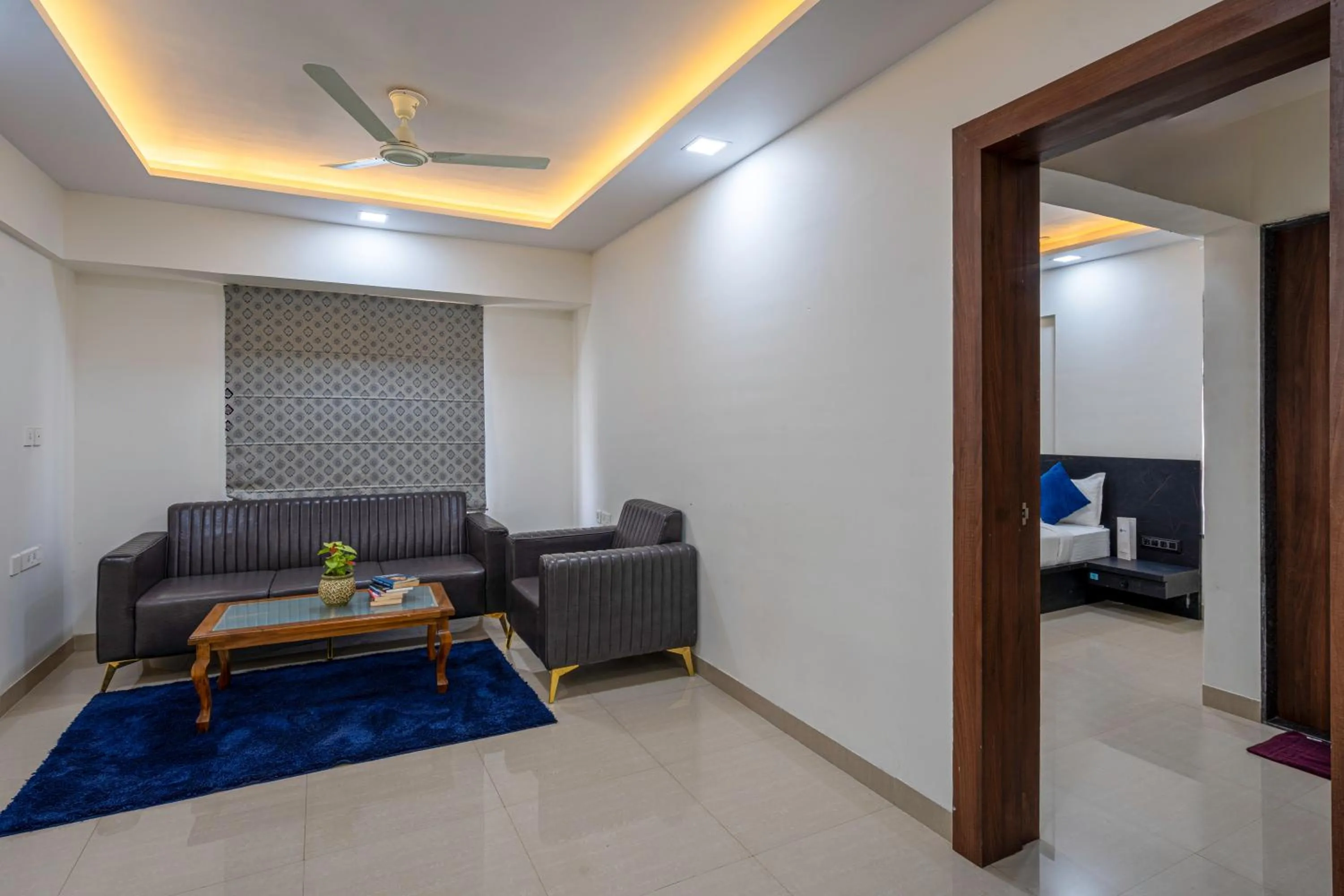 TV and multimedia in StayBird - Silver Oak, An Apartment Hotel, Kharadi