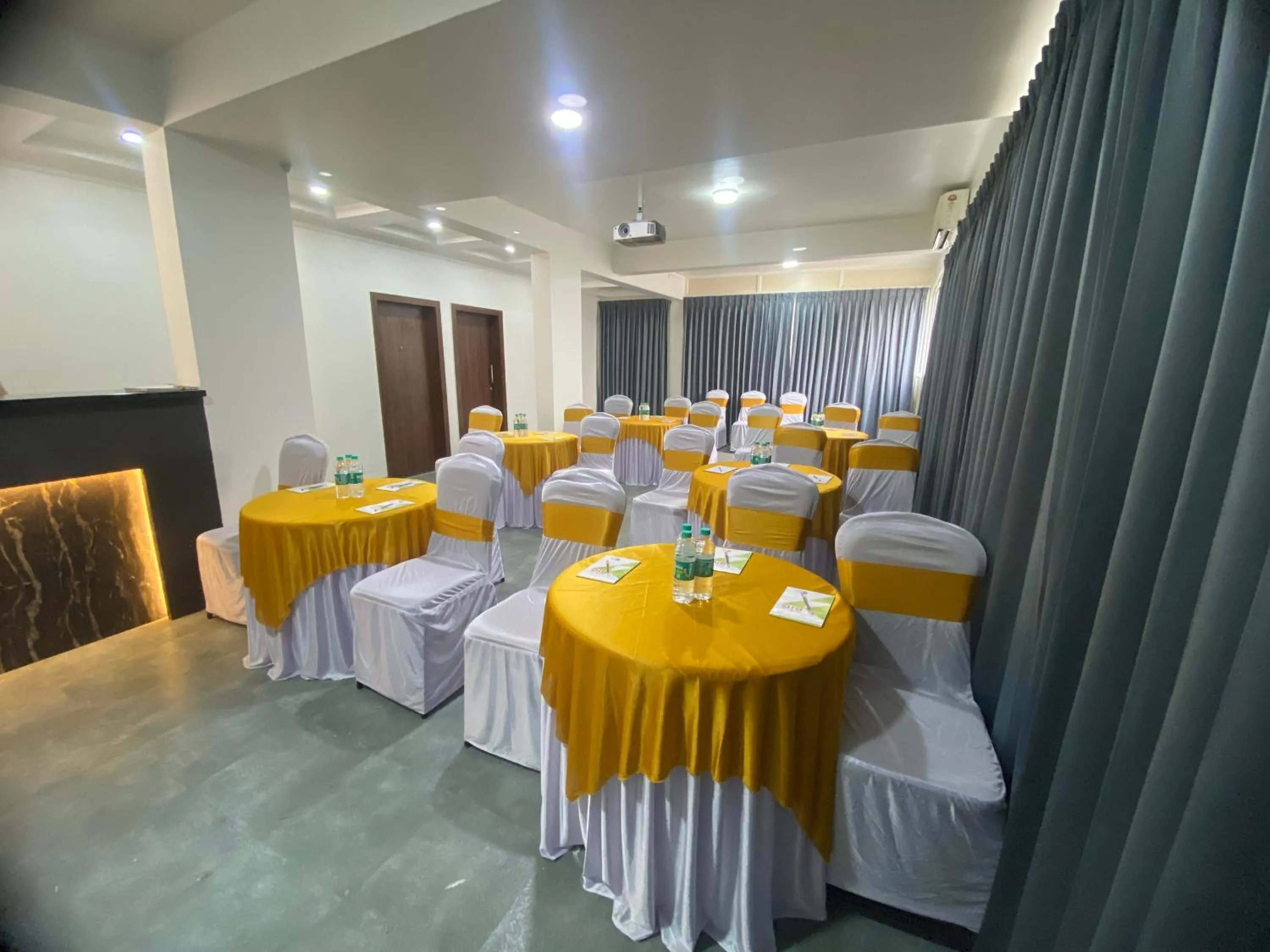 Banquet/Function facilities in StayBird - Silver Oak, An Apartment Hotel, Kharadi