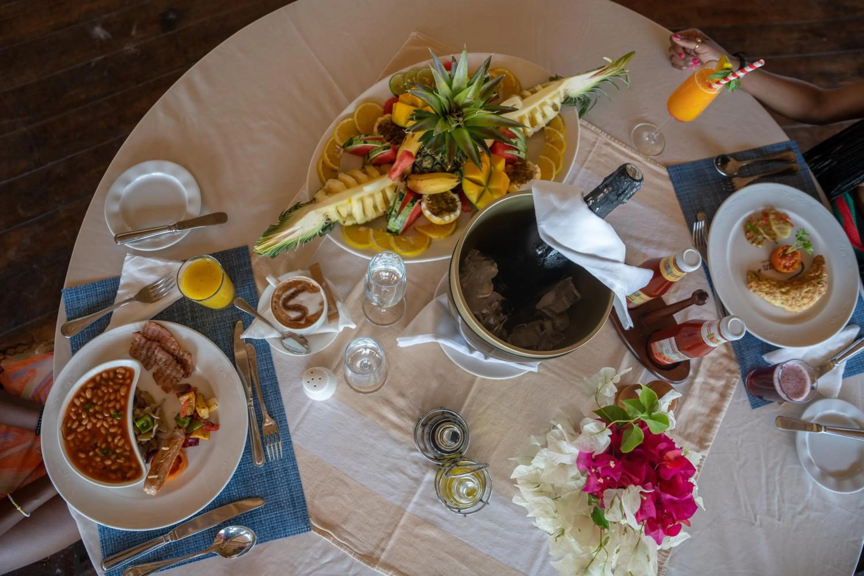 Restaurant/places to eat in SULTAN PALACE