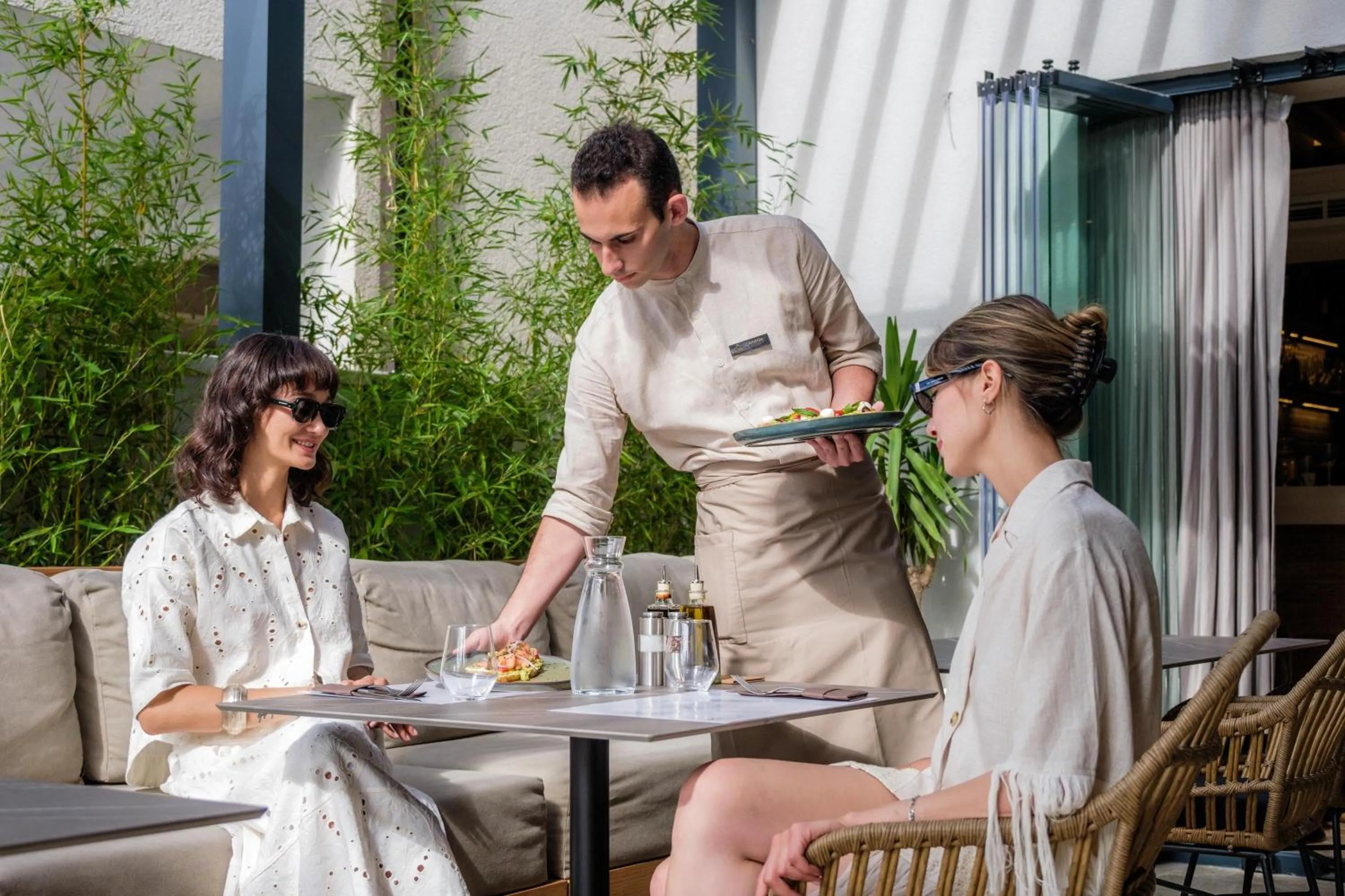 Food and drinks in Casa Manor Boutique Hotel