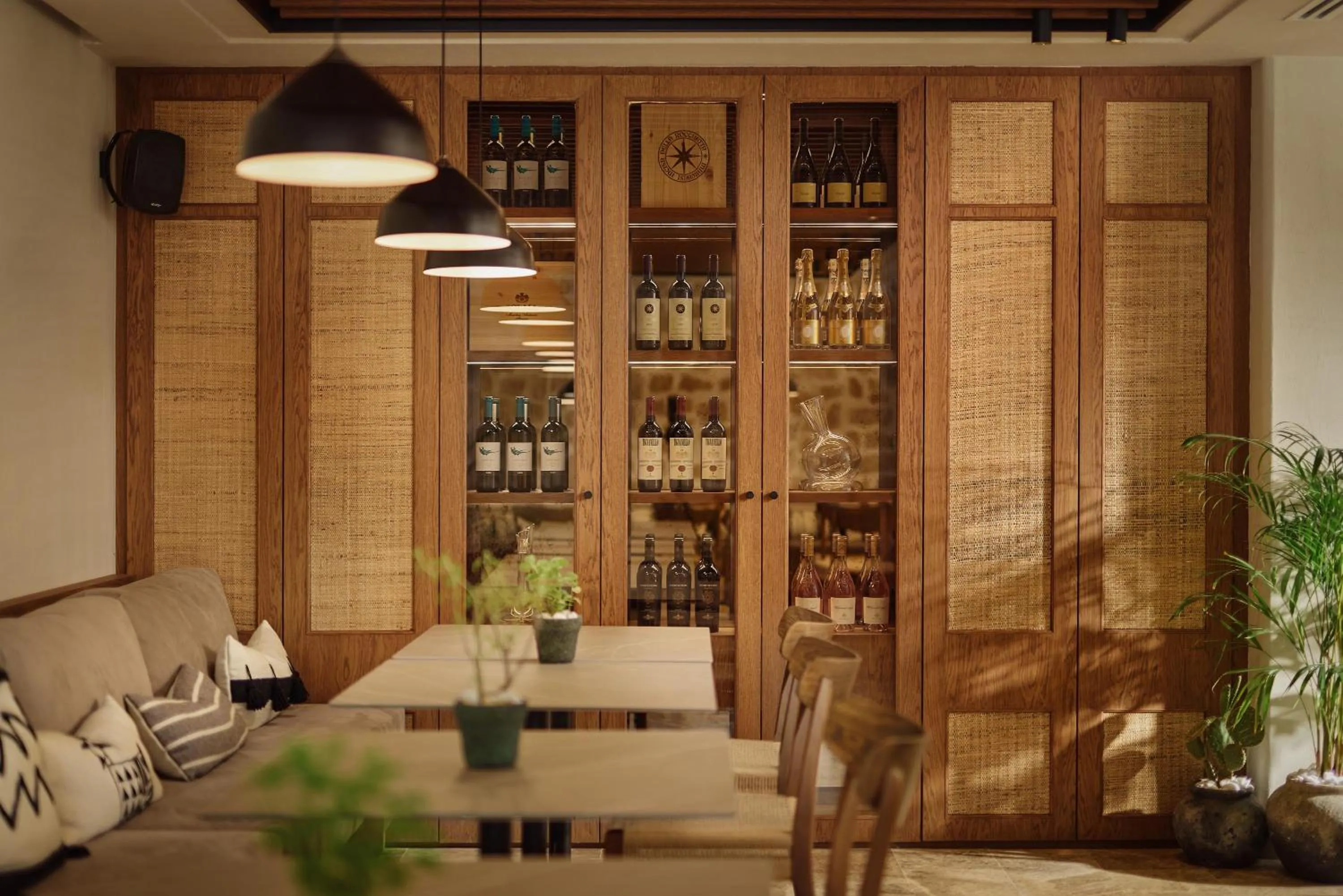 Restaurant/places to eat in Casa Manor Boutique Hotel