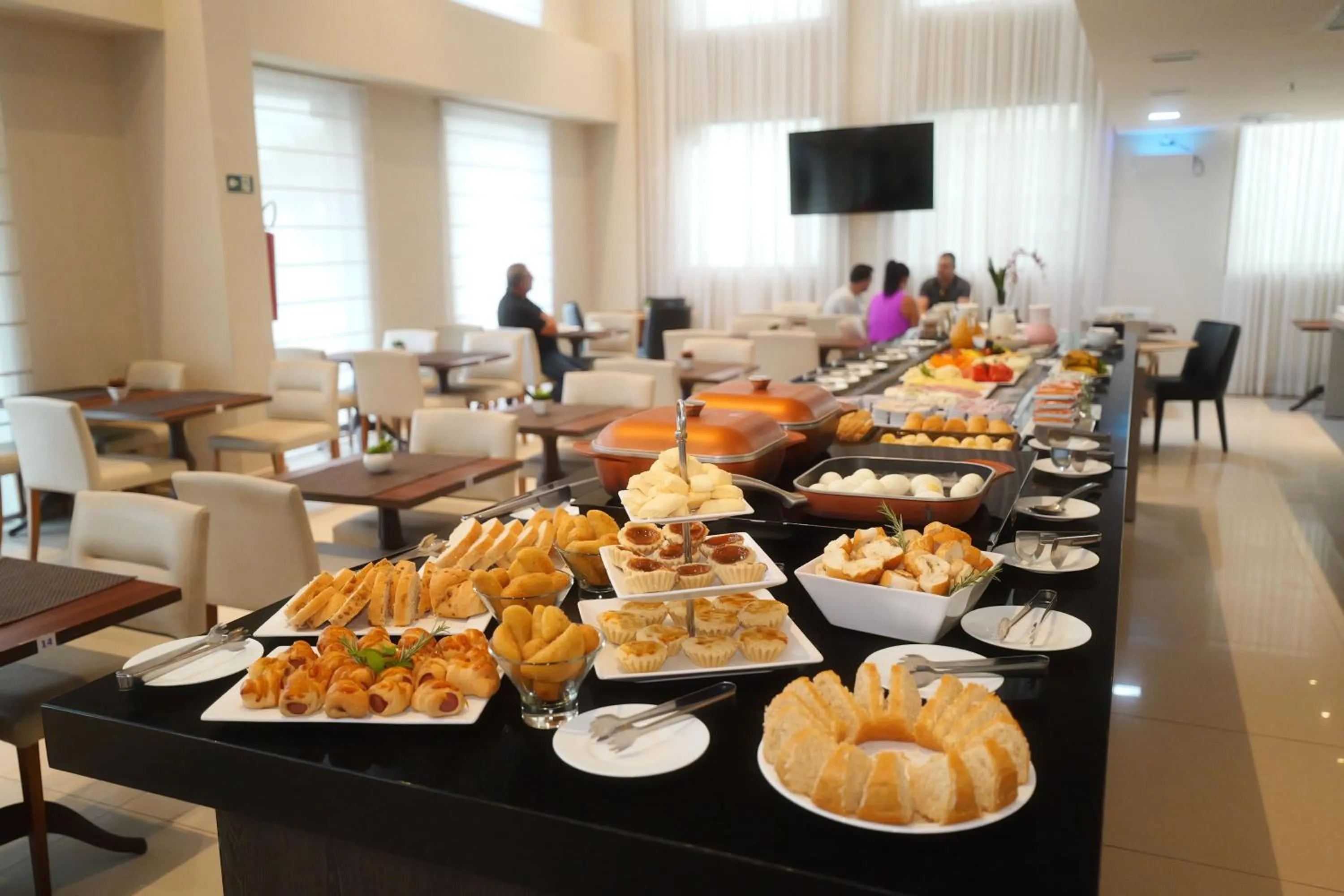 Breakfast in Samba Linhares