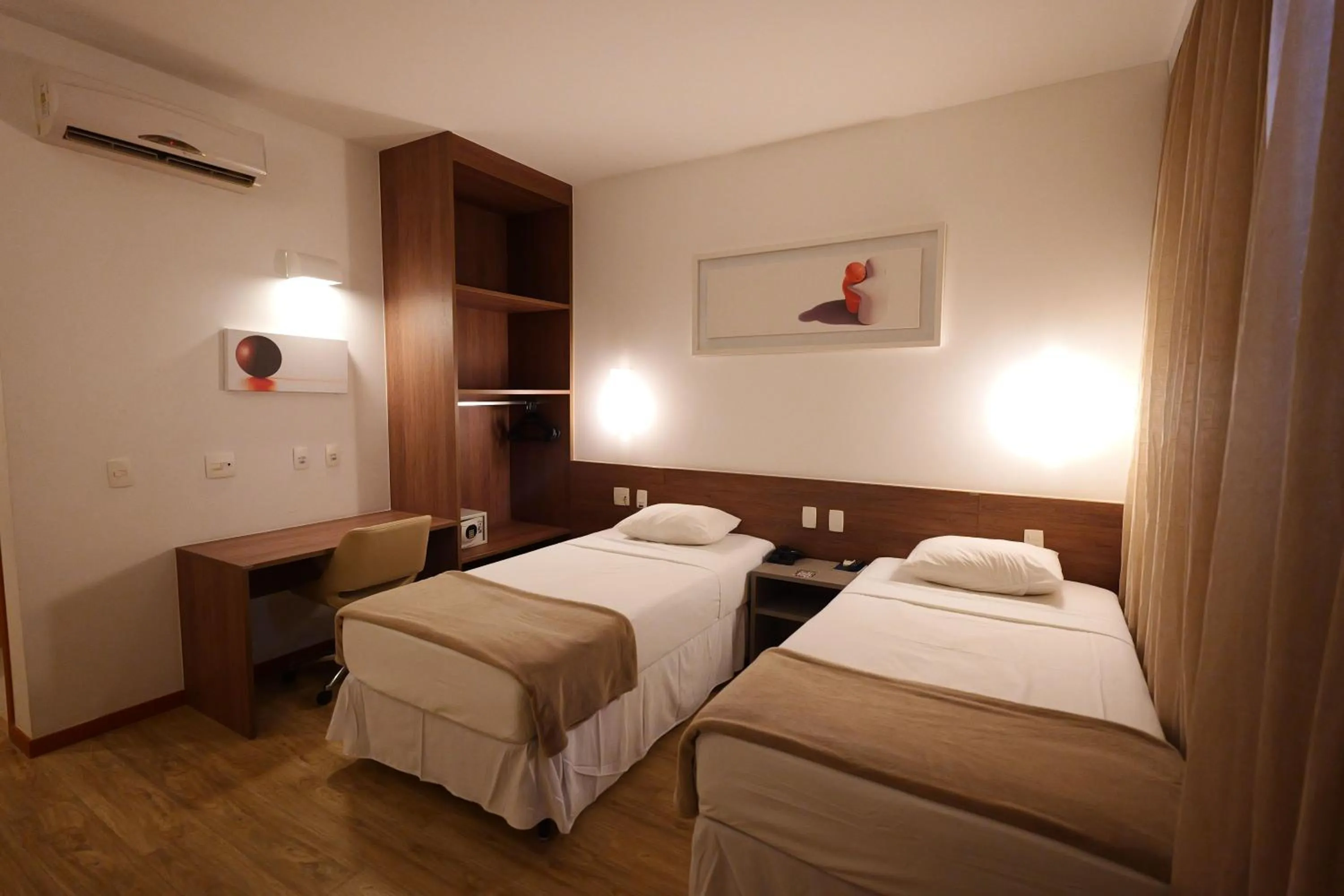 Bathroom, Bed in Samba Linhares