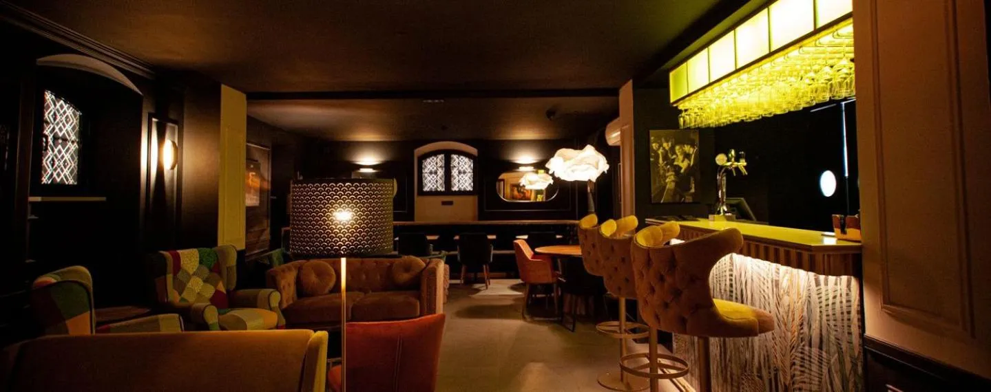 Lounge or bar in Storytellers Palace