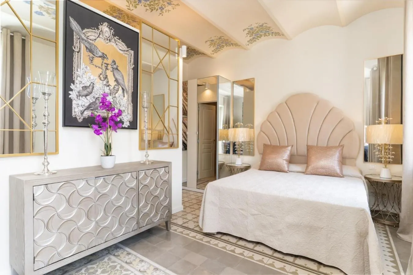 Photo of the whole room, Bed in El Petit Palauet