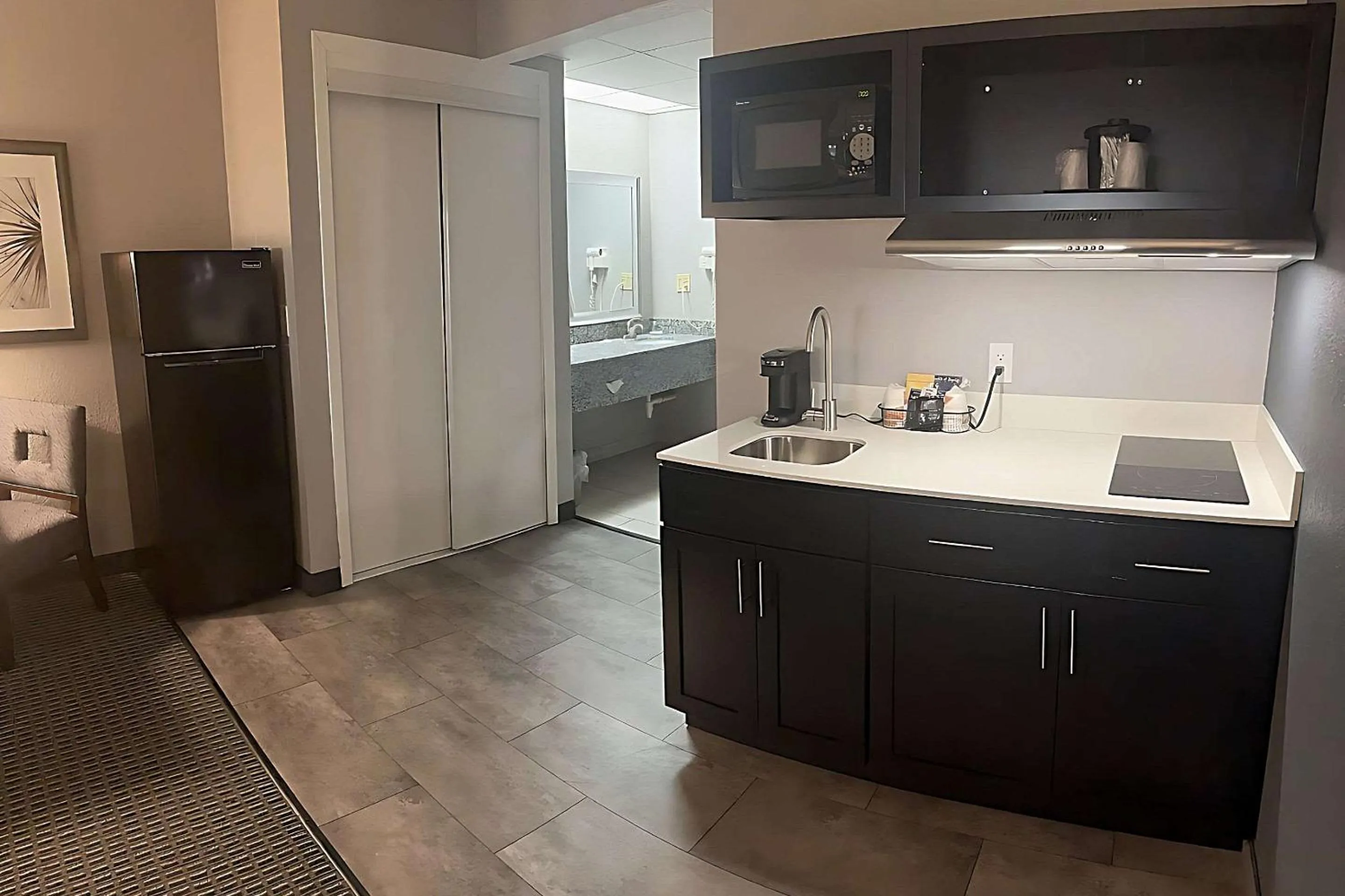 Bedroom in Suburban Studios Montpelier