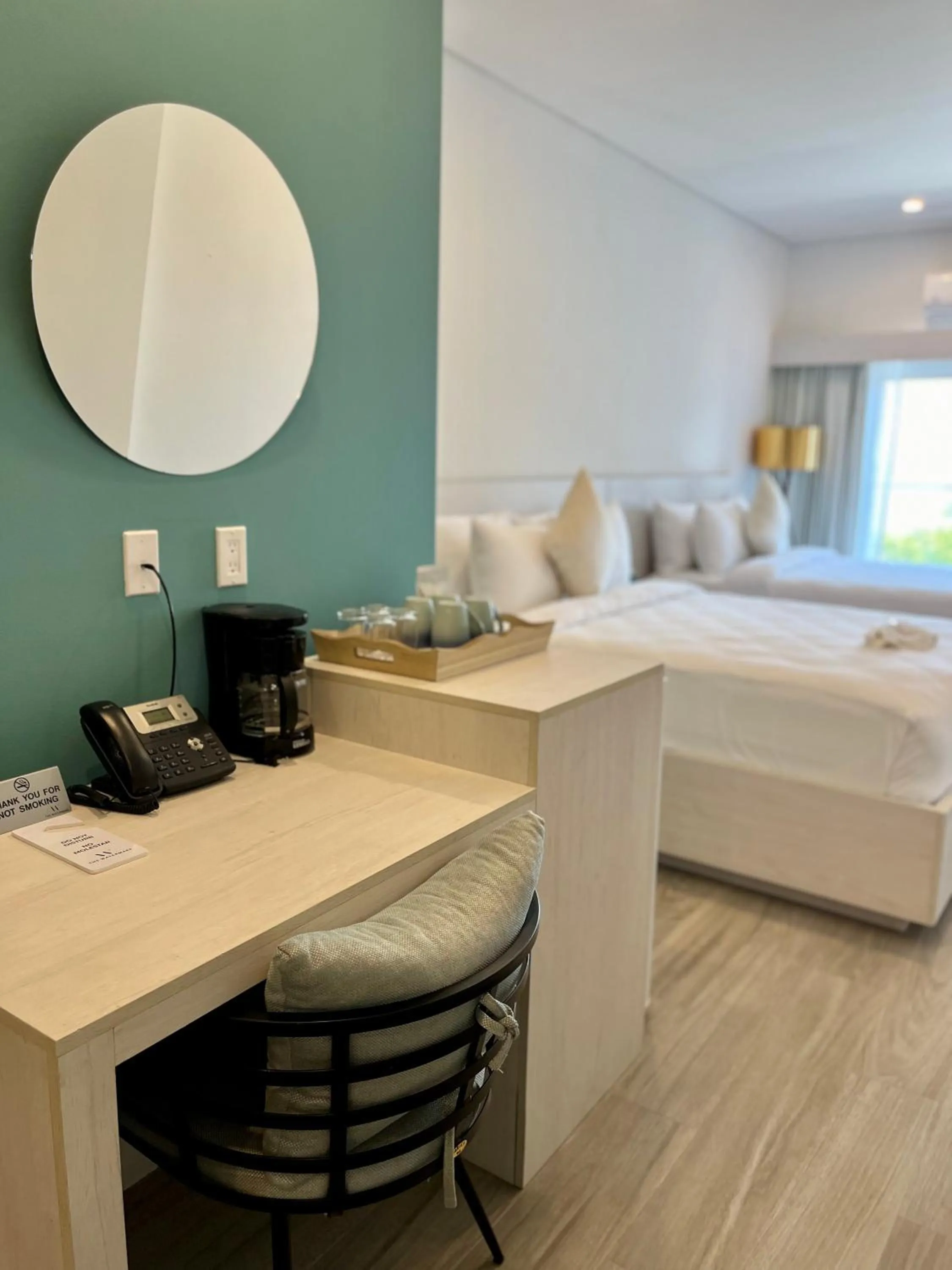 Bedroom, Bed in The Watermark Hotel