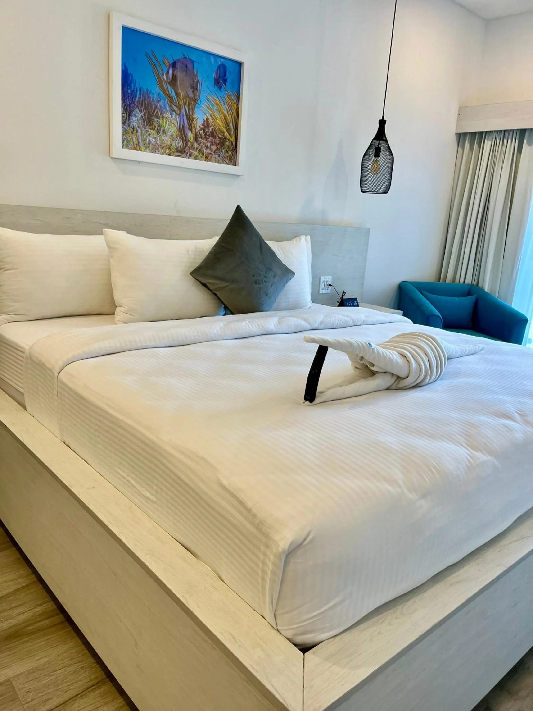 Bed in The Watermark Hotel