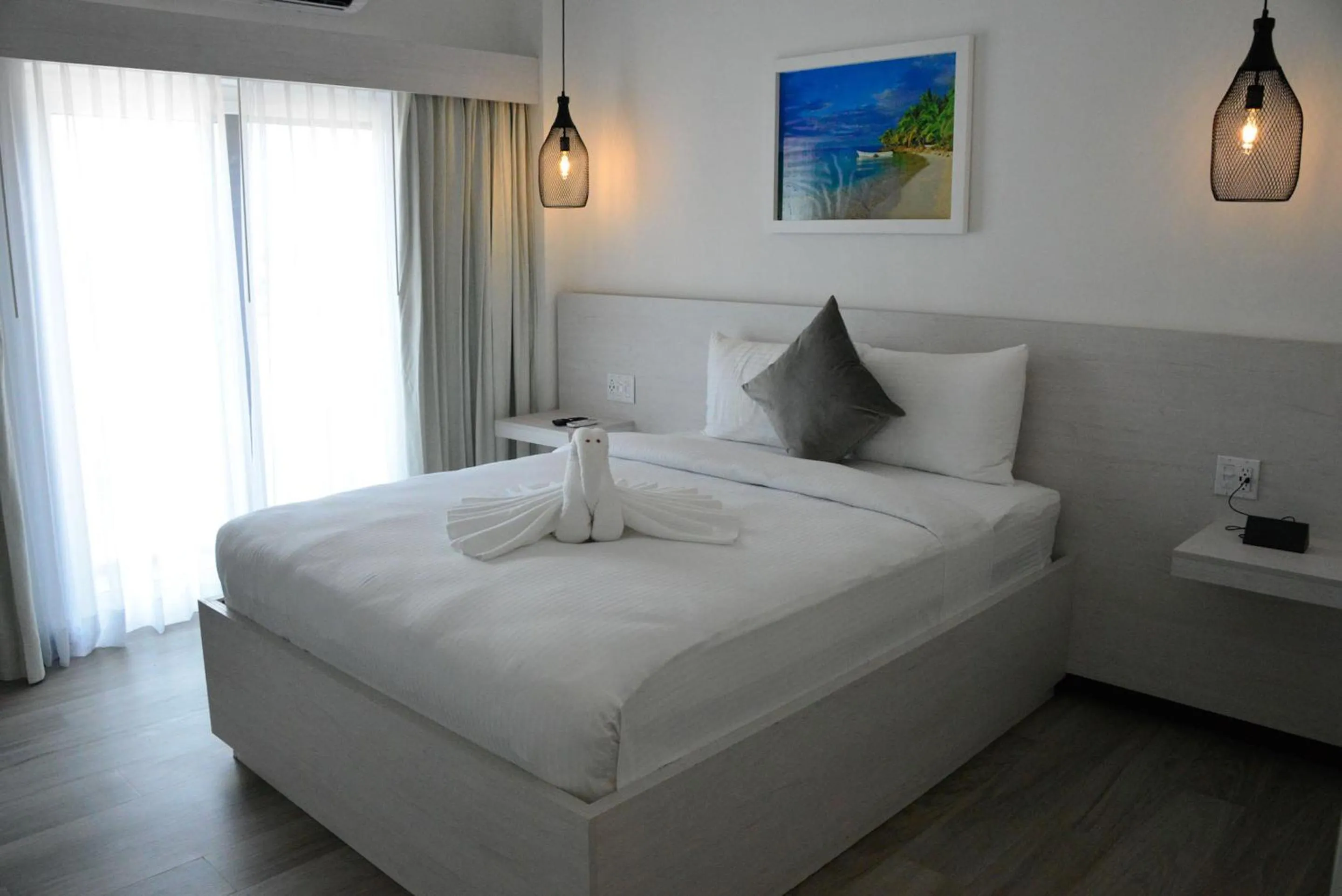 Bedroom, Bed in The Watermark Hotel