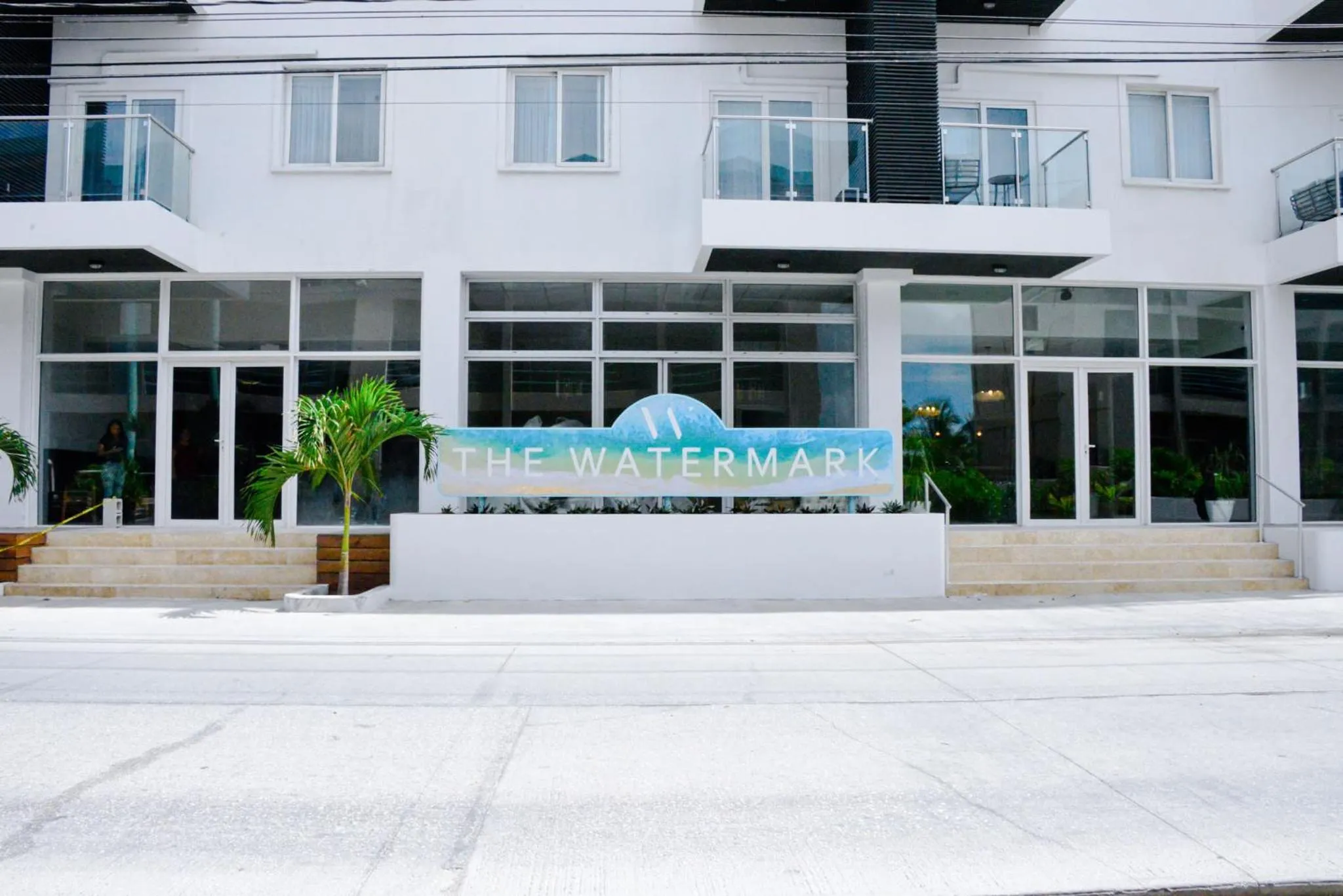 Facade/entrance in The Watermark Hotel