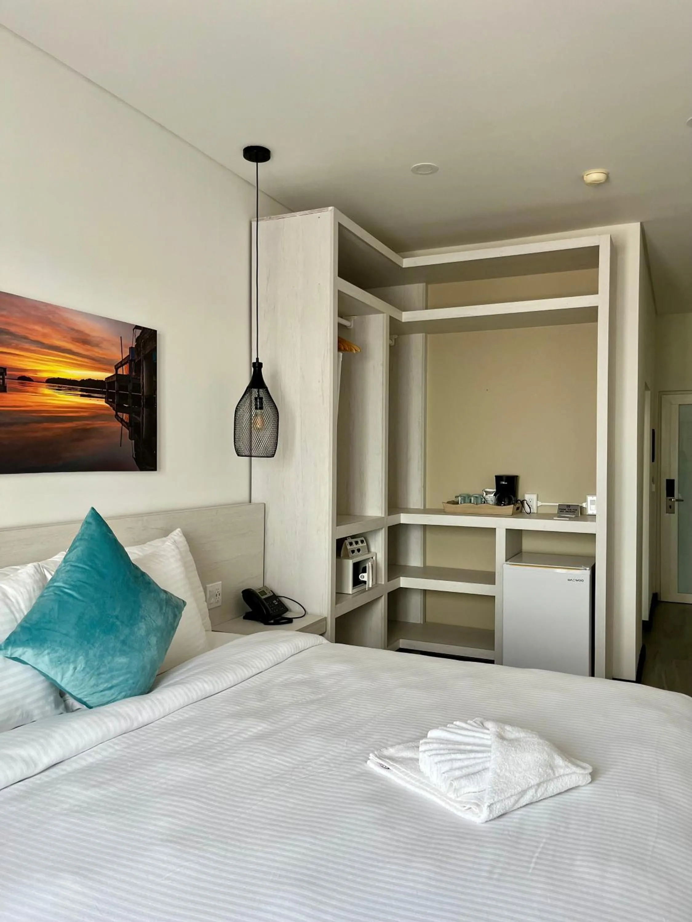 Bed in The Watermark Hotel