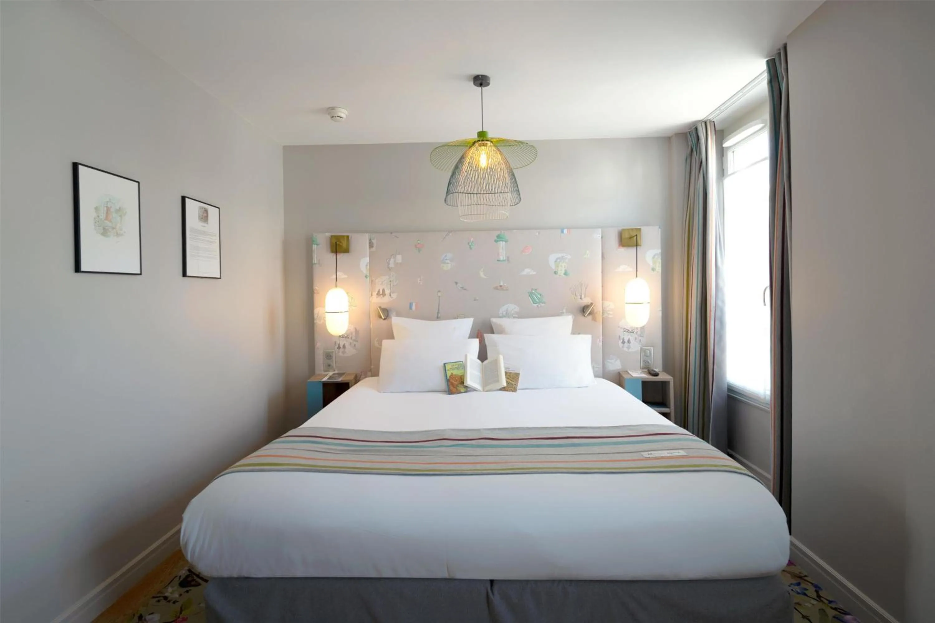 Bedroom, Bed in Hotel Litteraire Marcel Ayme, BW Premier Collection