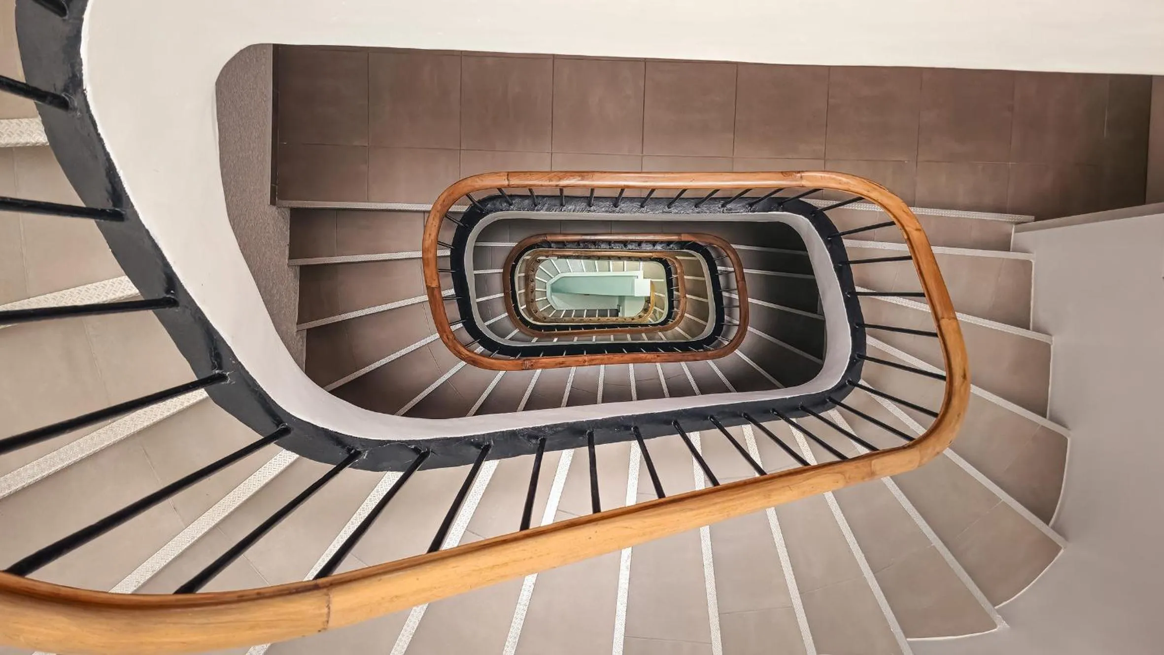 Property building in Grand Hôtel Dauphiné Toulon, Boutique Hôtel & Suites