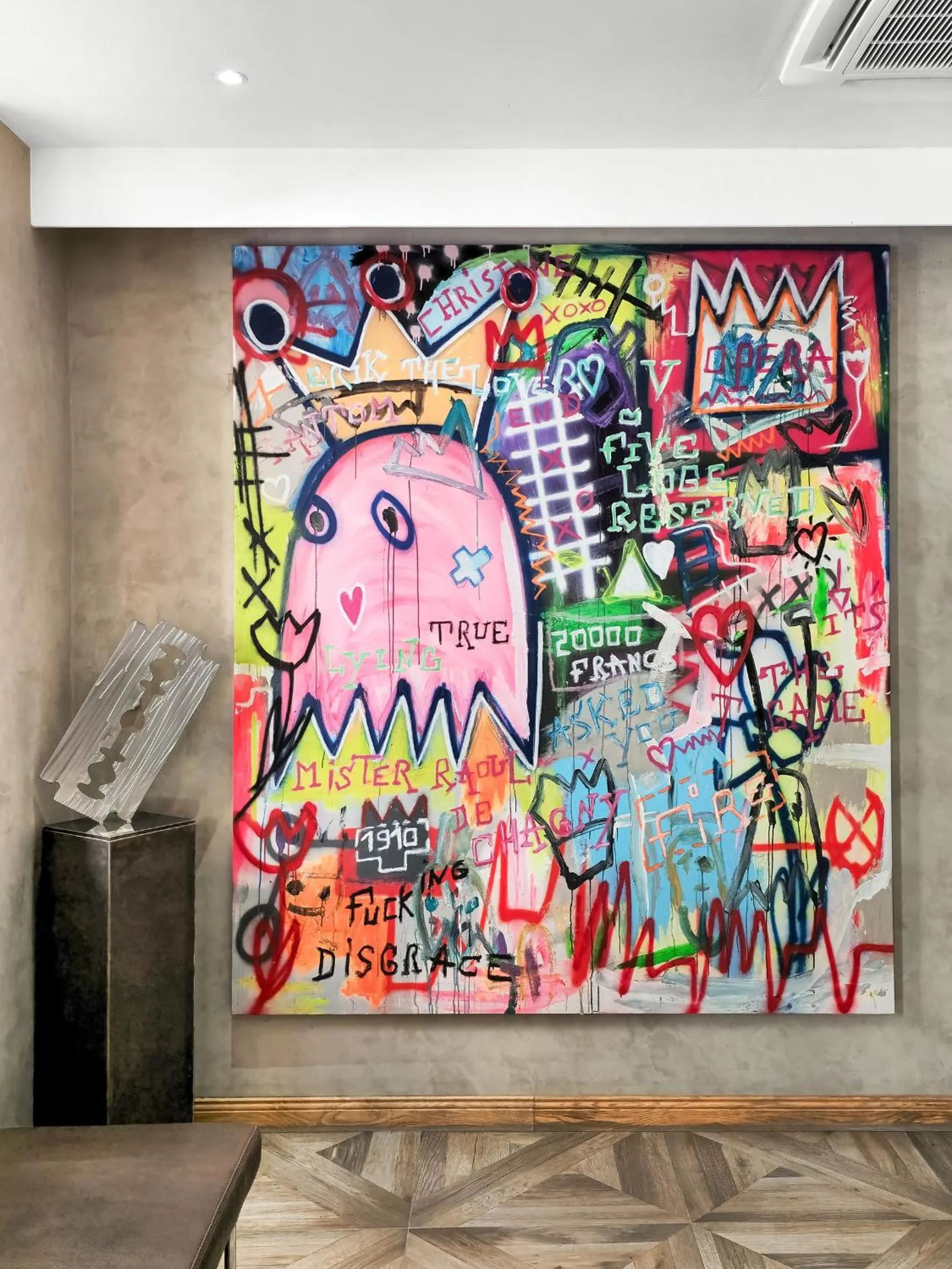 Decorative detail in Grand Hôtel Dauphiné Toulon, Boutique Hôtel & Suites