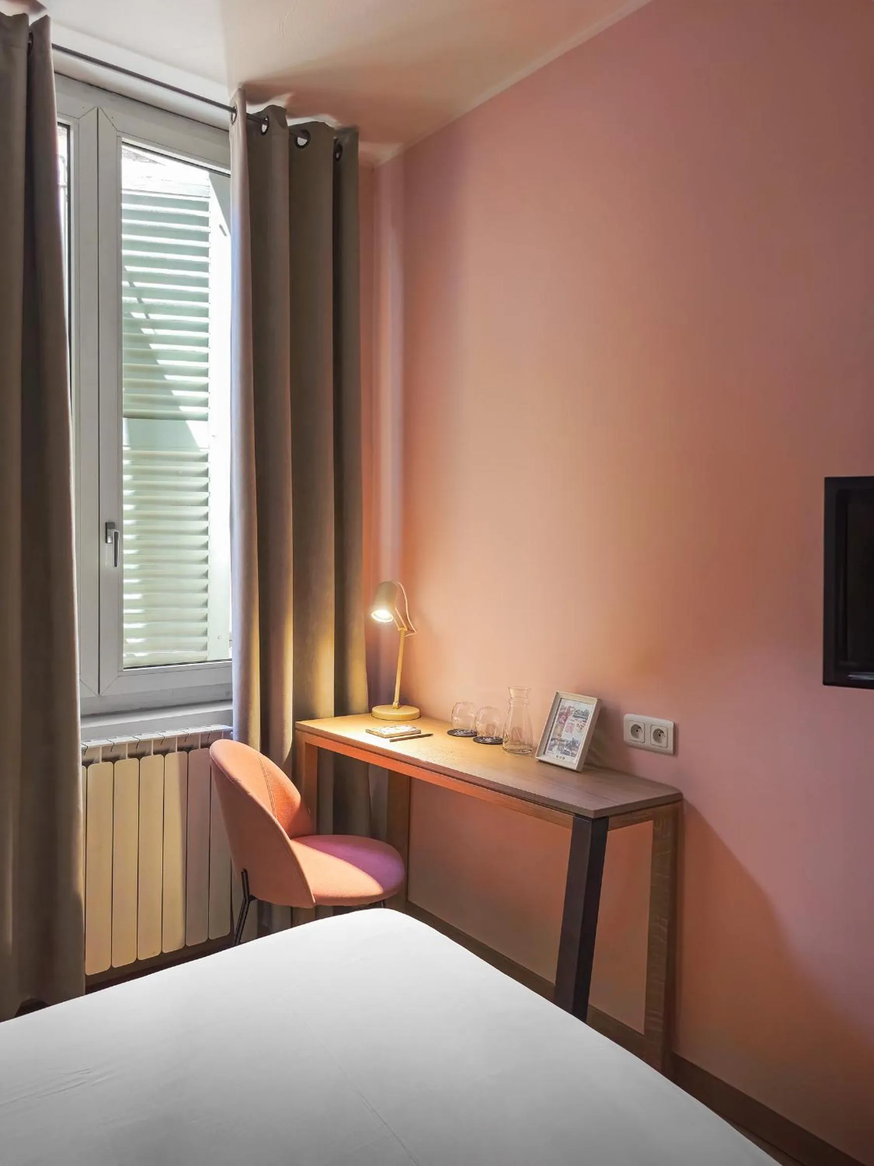 Decorative detail, Bed in Grand Hôtel Dauphiné Toulon, Boutique Hôtel & Suites