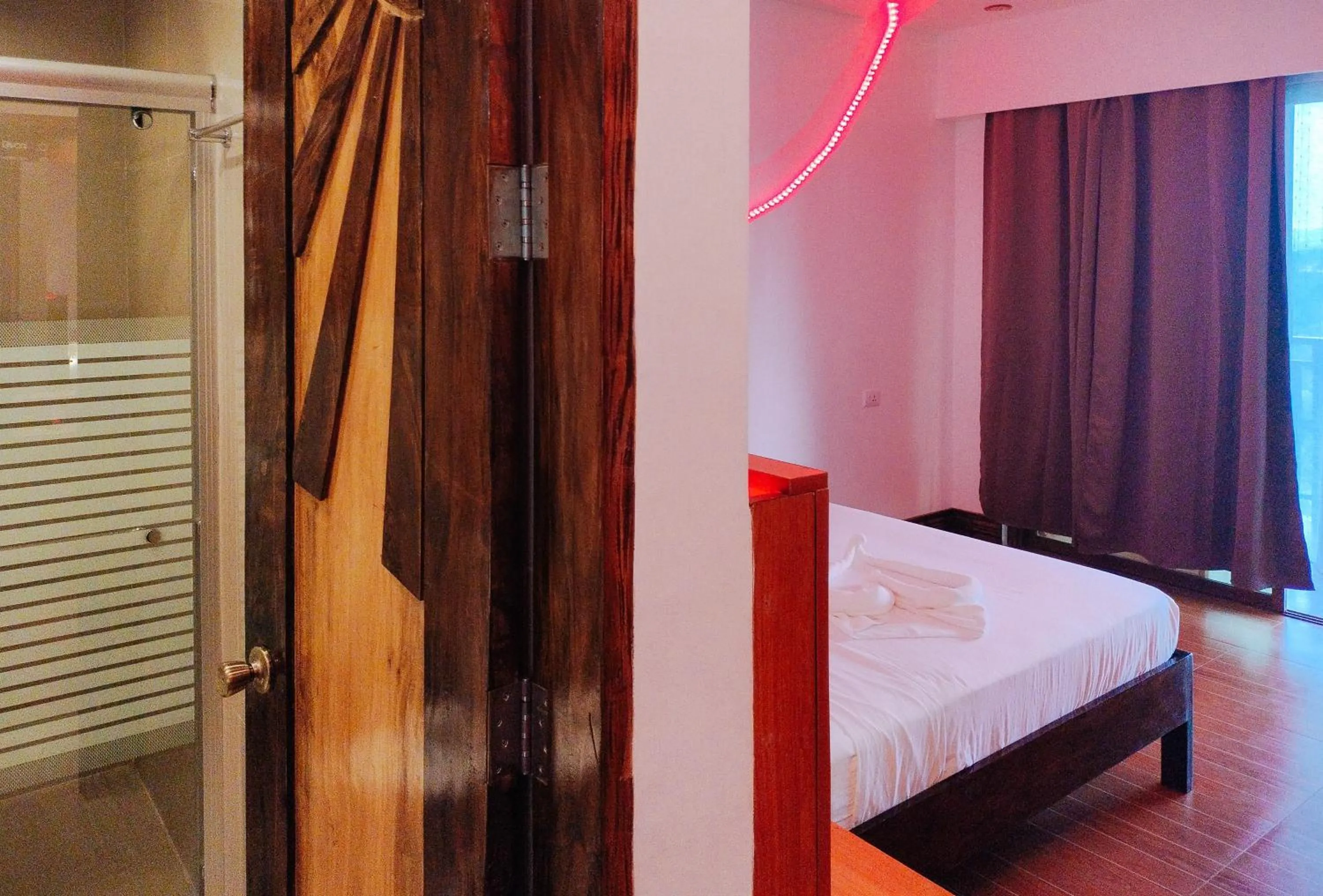 Bed in RedDoorz @ Sun Kissed Resort Guindulman