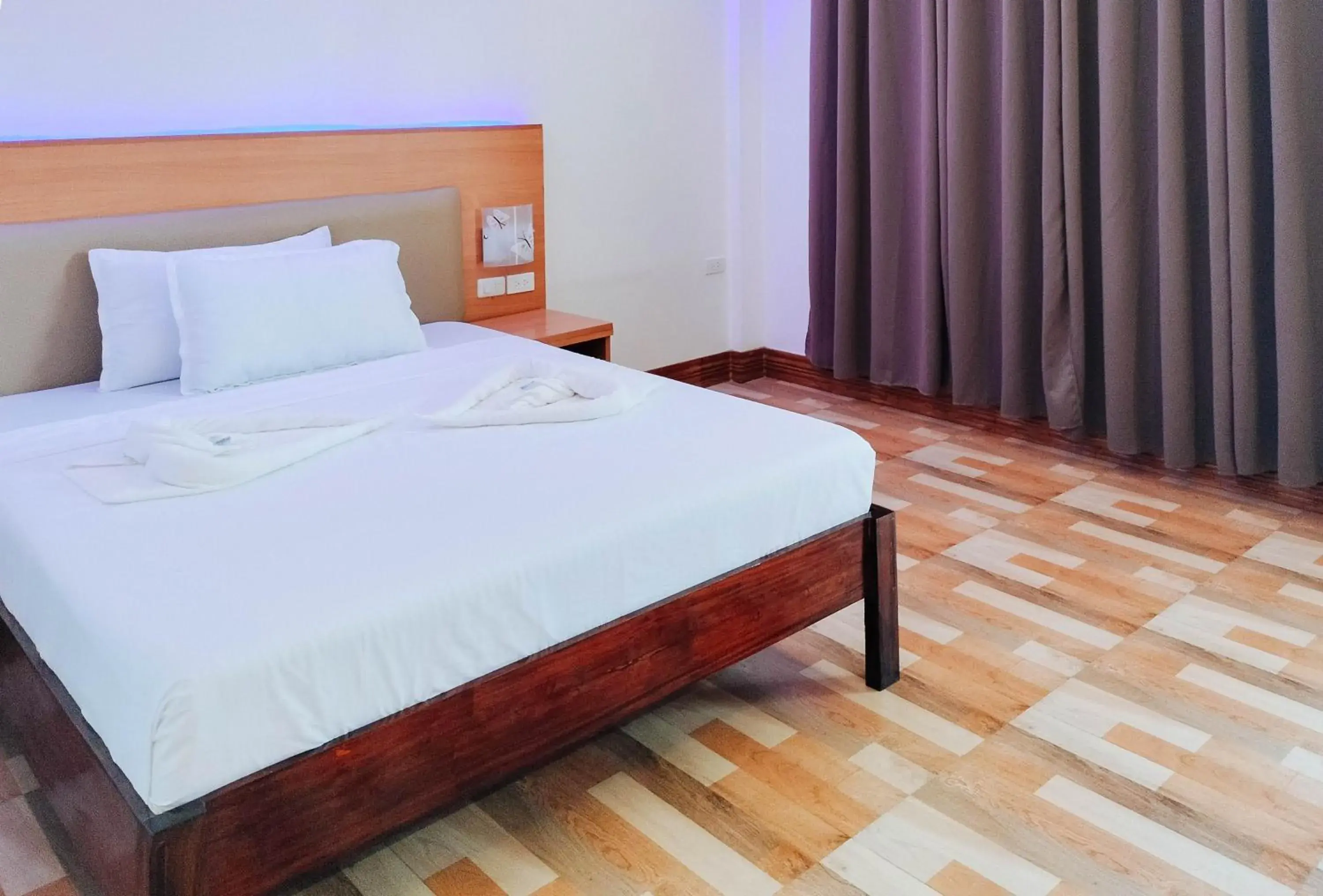 Standard Double Room in RedDoorz @ Sun Kissed Resort Guindulman Standard Double Room in RedDoorz @ Sun Kissed Resort Guindulman