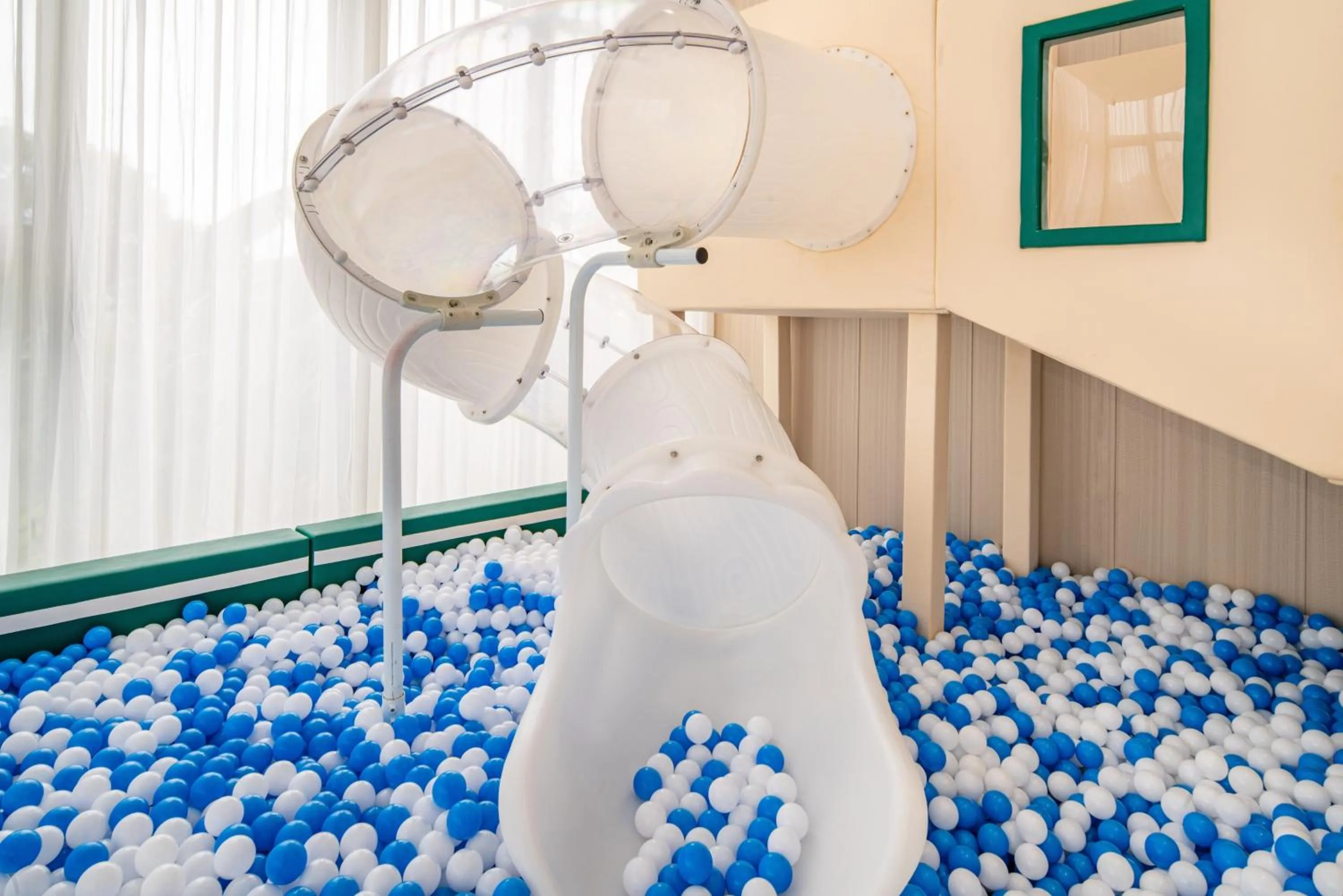 Kids's club in Palau Sunrise Seaview Landison Retreat