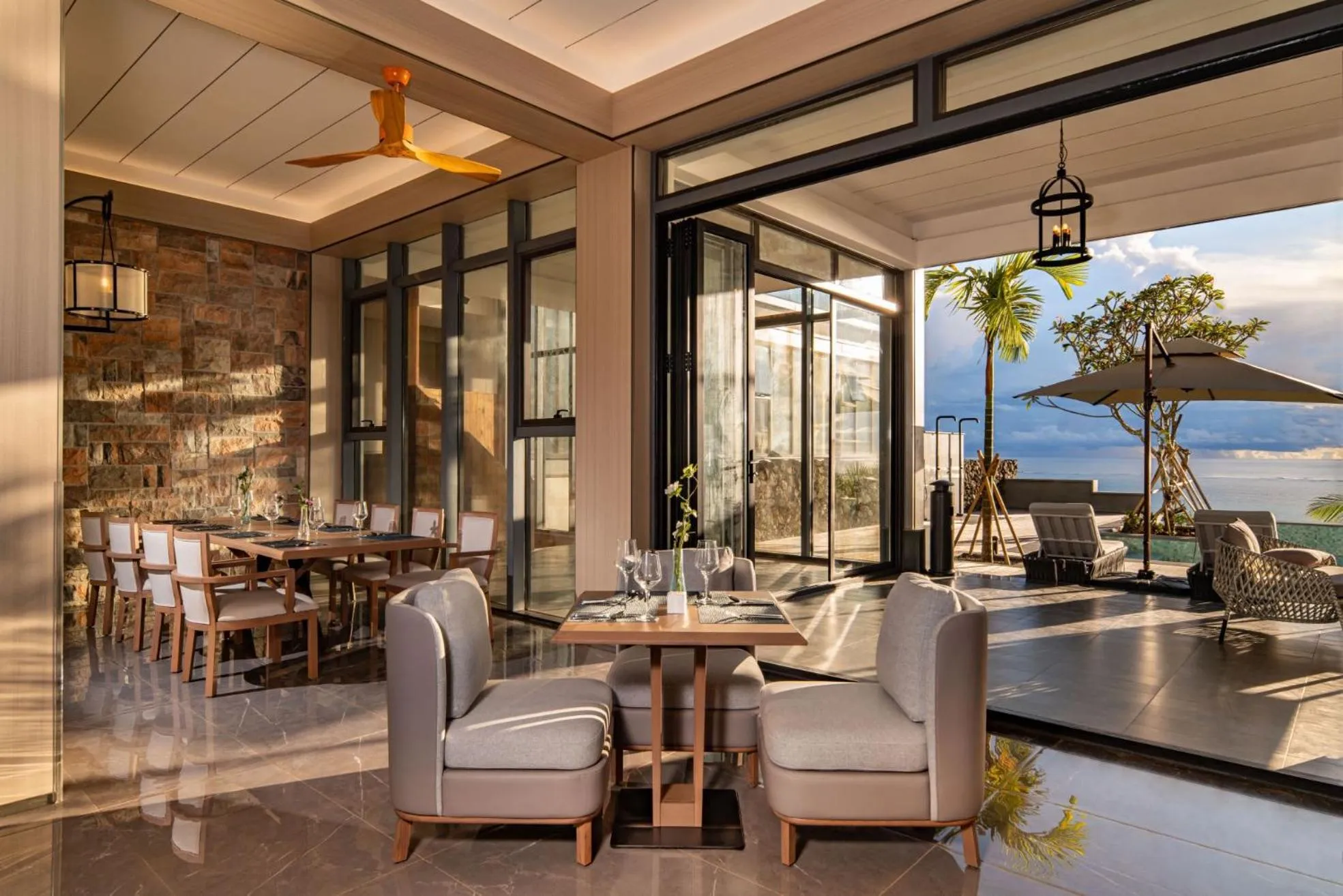 Restaurant/places to eat in Palau Sunrise Seaview Landison Retreat