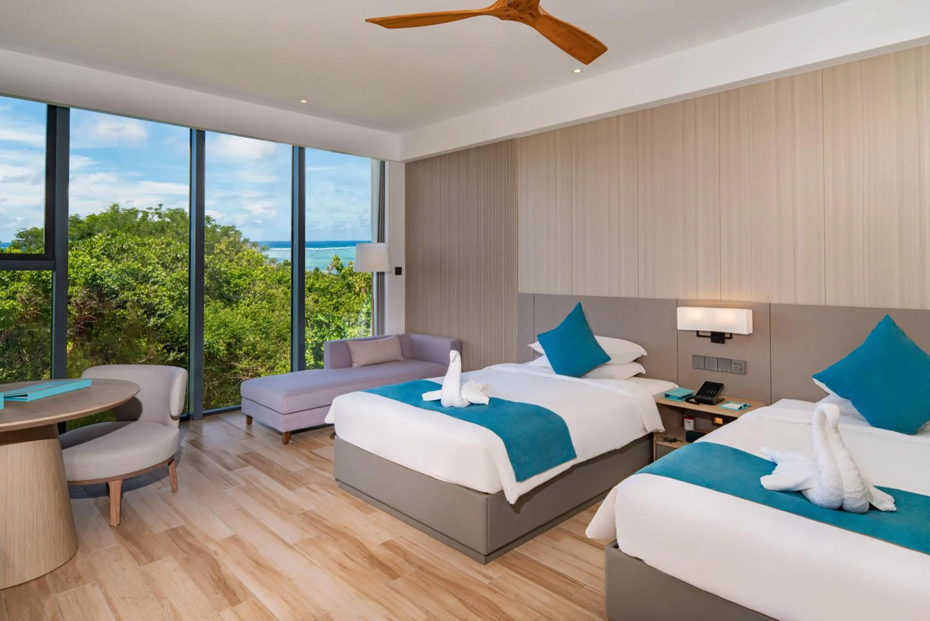 Bed in Palau Sunrise Seaview Landison Retreat