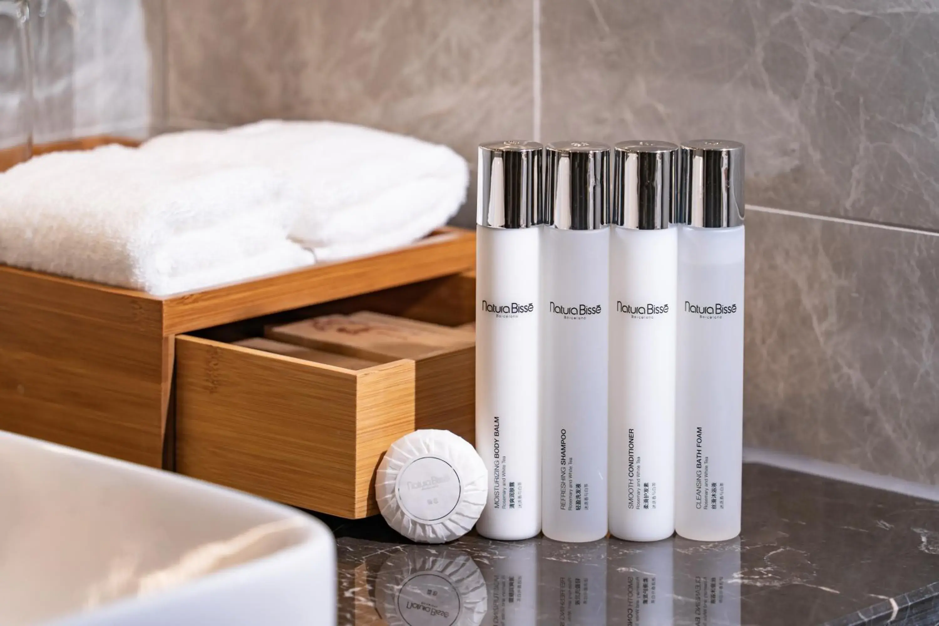 Deluxe Suite with Sea View in Palau Sunrise Seaview Landison Retreat Deluxe Suite with Sea View in Palau Sunrise Seaview Landison Retreat