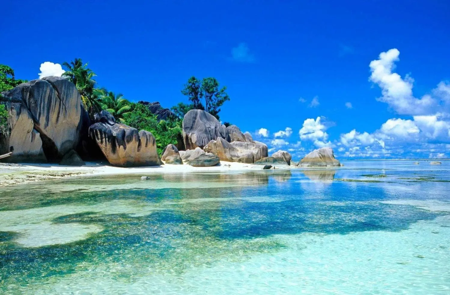 Beach in Laputa Hotel Phú Quốc