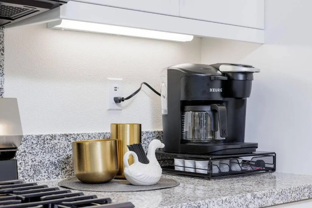 Coffee/tea facilities in Near Coachella and Stagecoach Palm Springs , PGA resort Villa ,Golf, community pool, gym