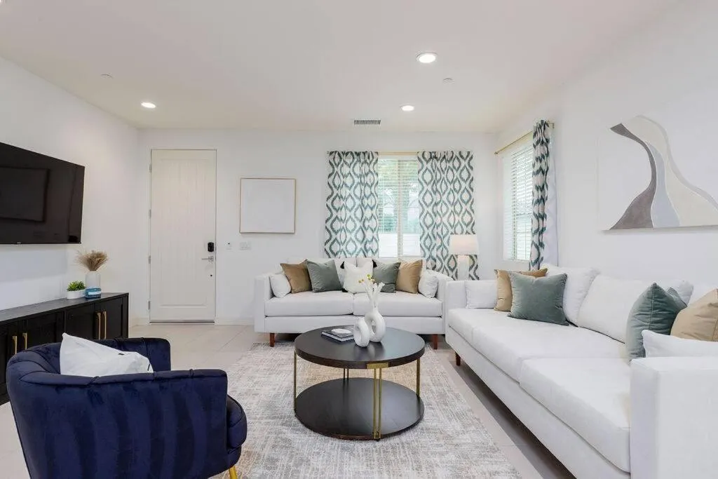 Near Coachella and Stagecoach Palm Springs , PGA resort Villa ,Golf, community pool, gym