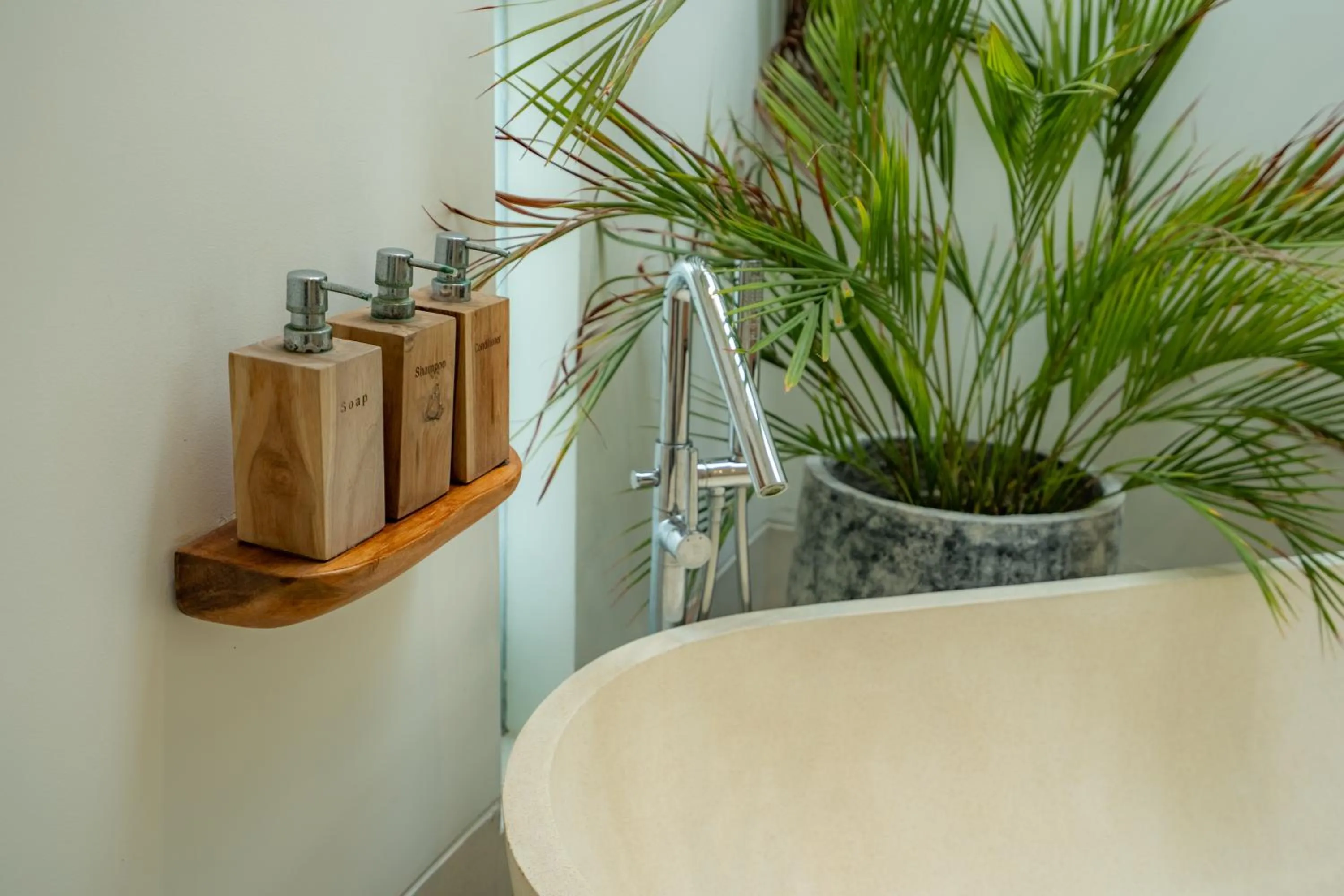 Bathroom in Flores Villa by Betterplace