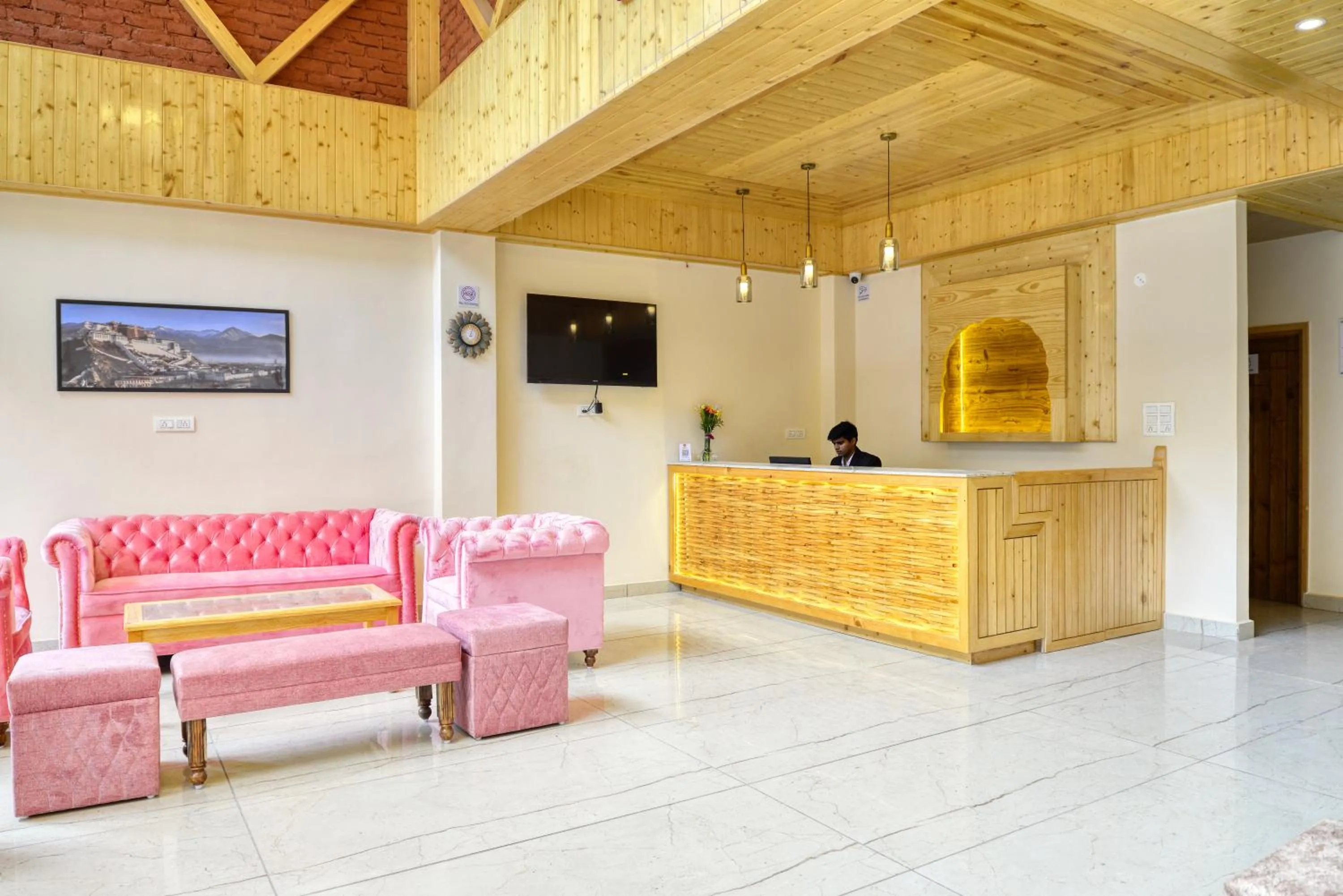 Lobby or reception in Clarks Inn Suites, Manali