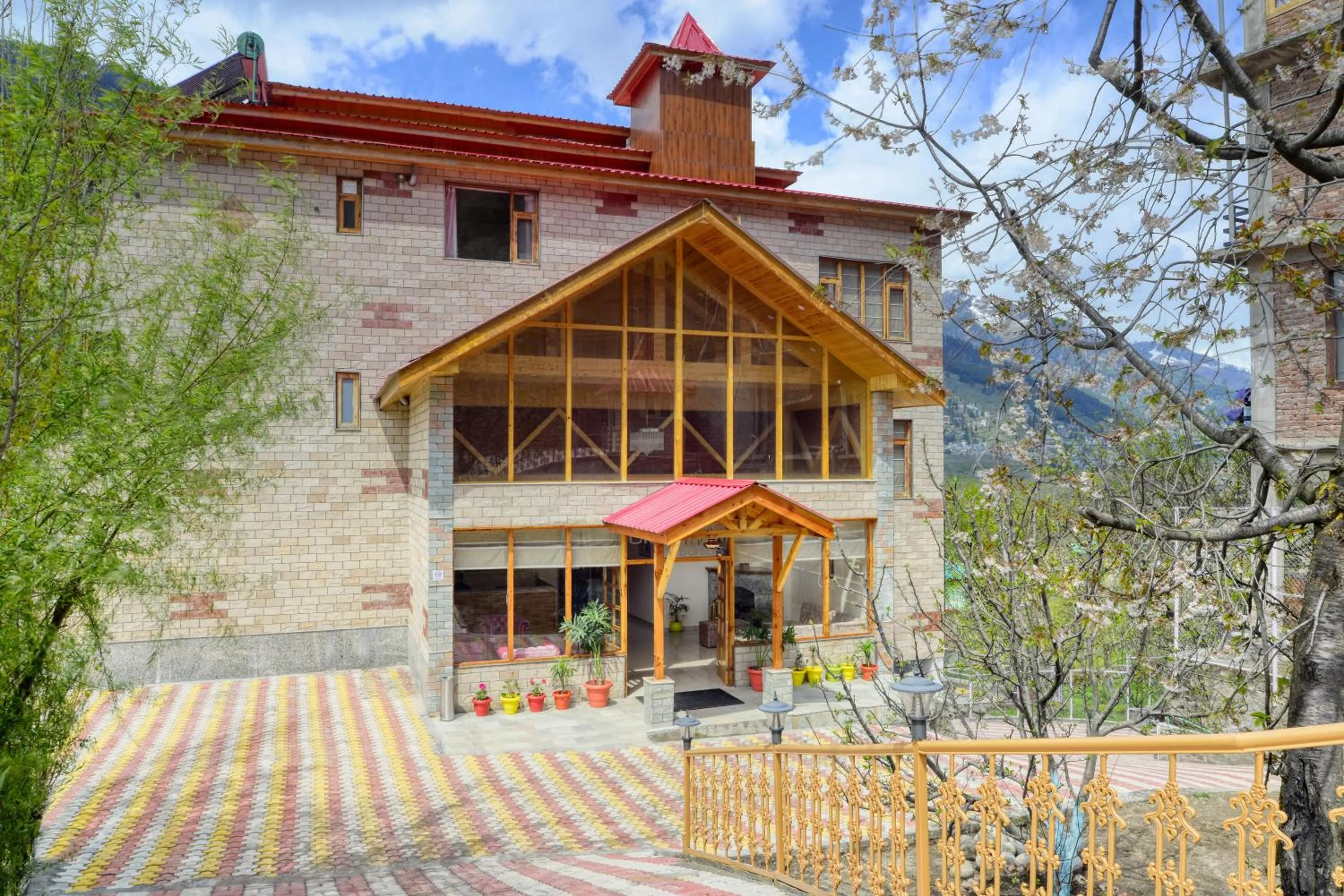 Property building in Clarks Inn Suites, Manali