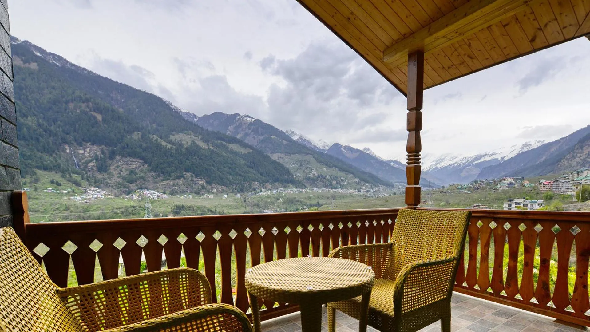 Balcony/Terrace in Clarks Inn Suites, Manali
