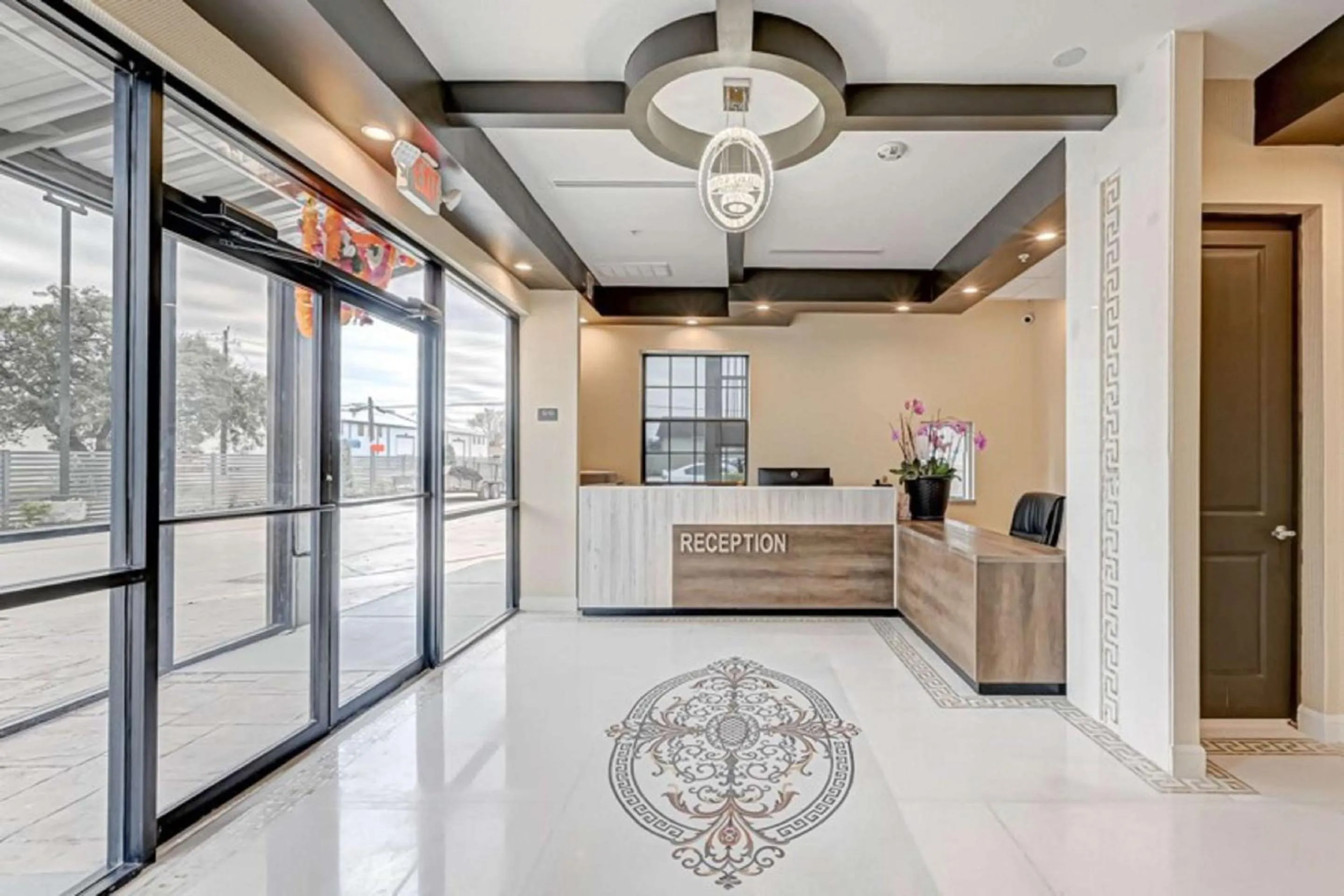 Lobby or reception in Comfeeni Inn and Suites