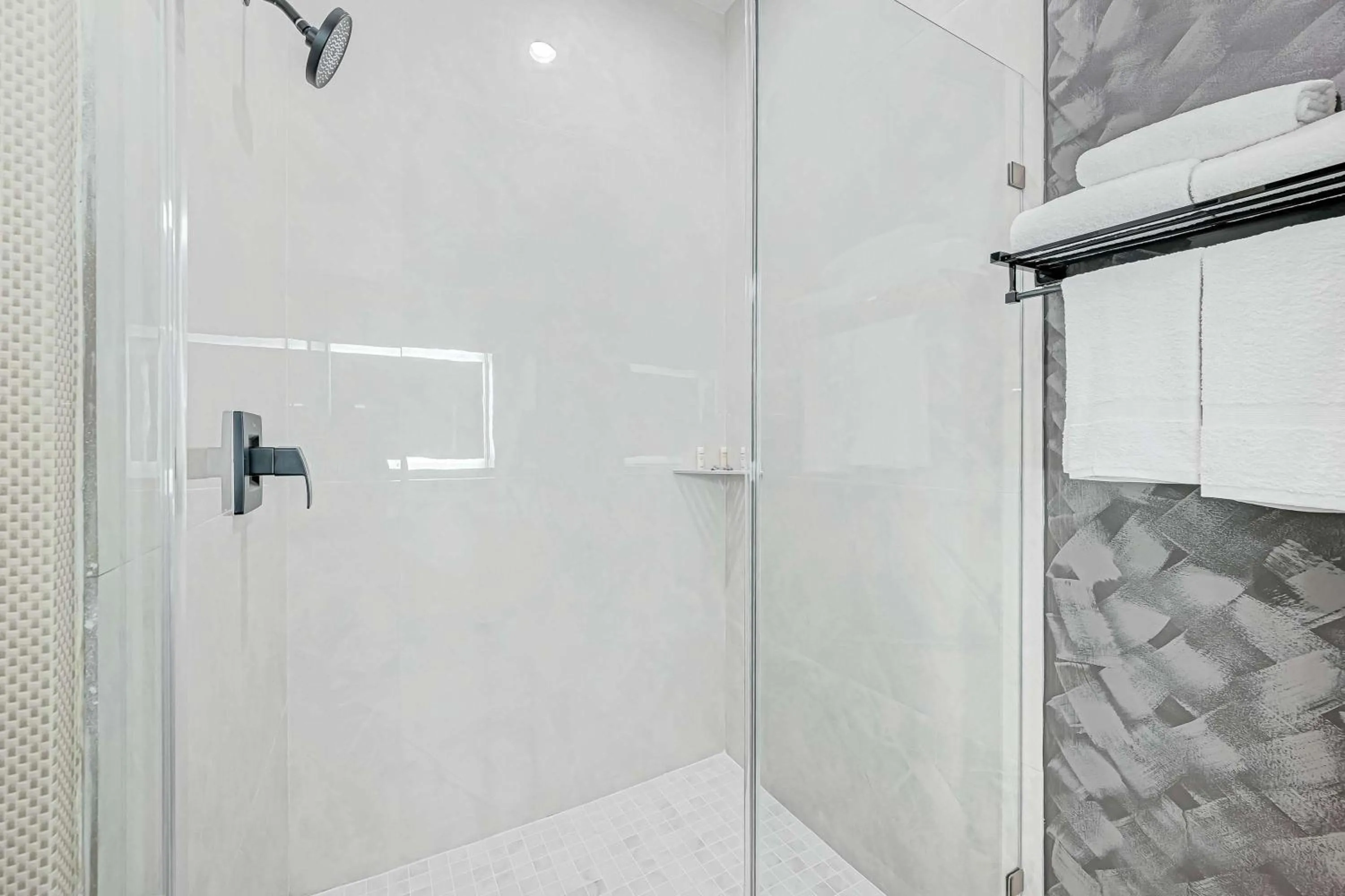 Bathroom in Comfeeni Inn and Suites